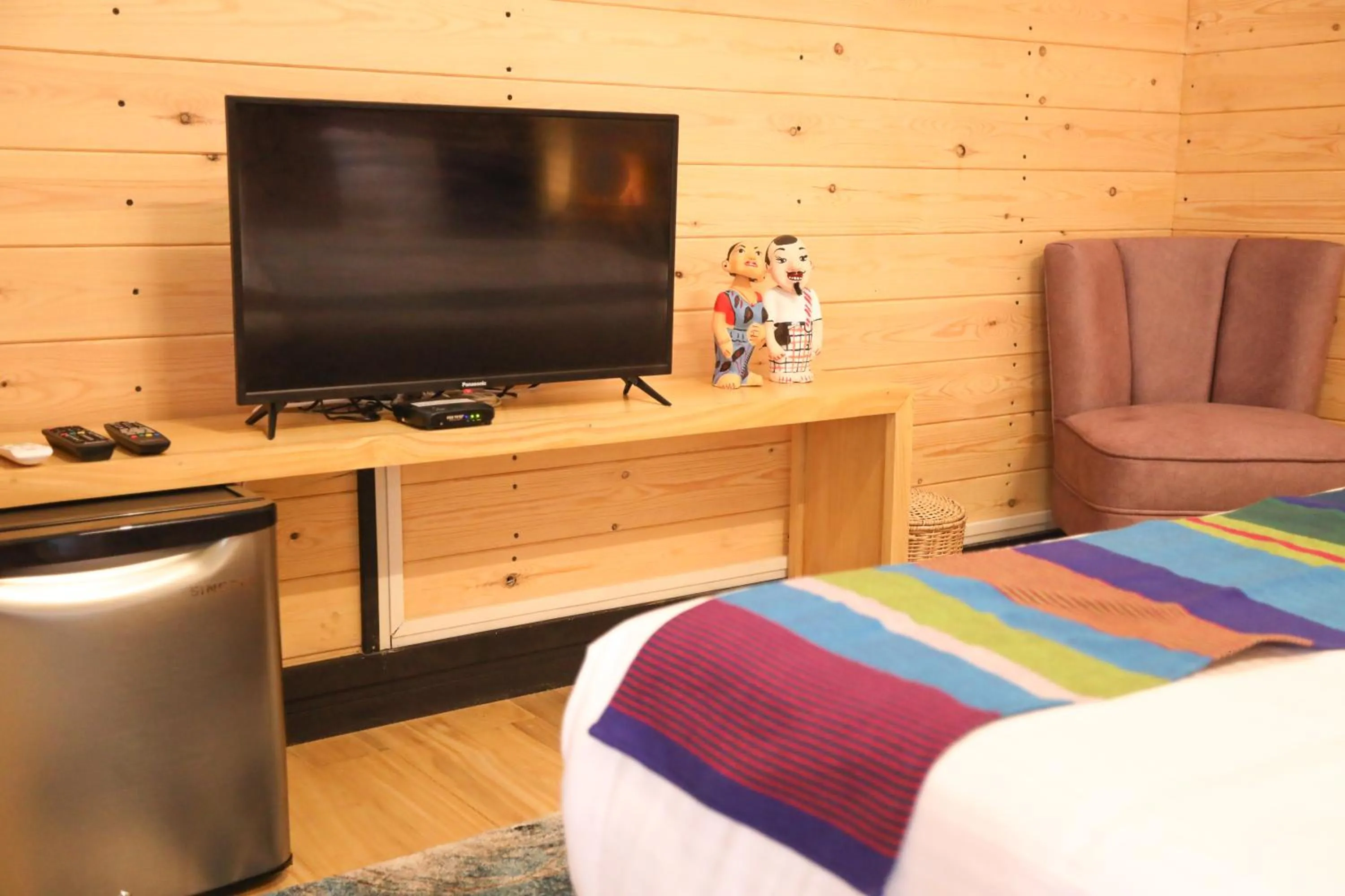 Communal lounge/ TV room, Bed in The Feel Luxury Boutique Hotel Ella