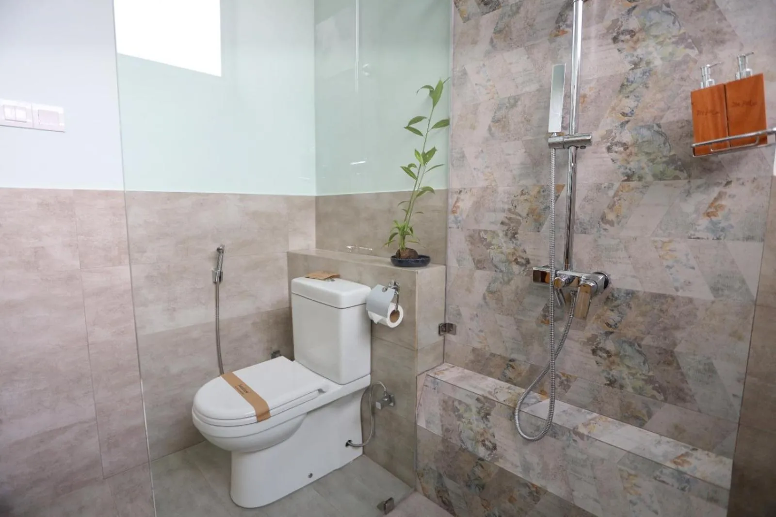 Shower in The Feel Luxury Boutique Hotel Ella