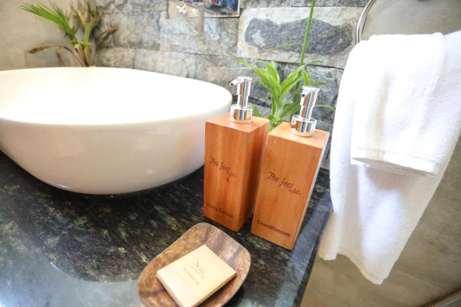 Bathroom in The Feel Luxury Boutique Hotel Ella