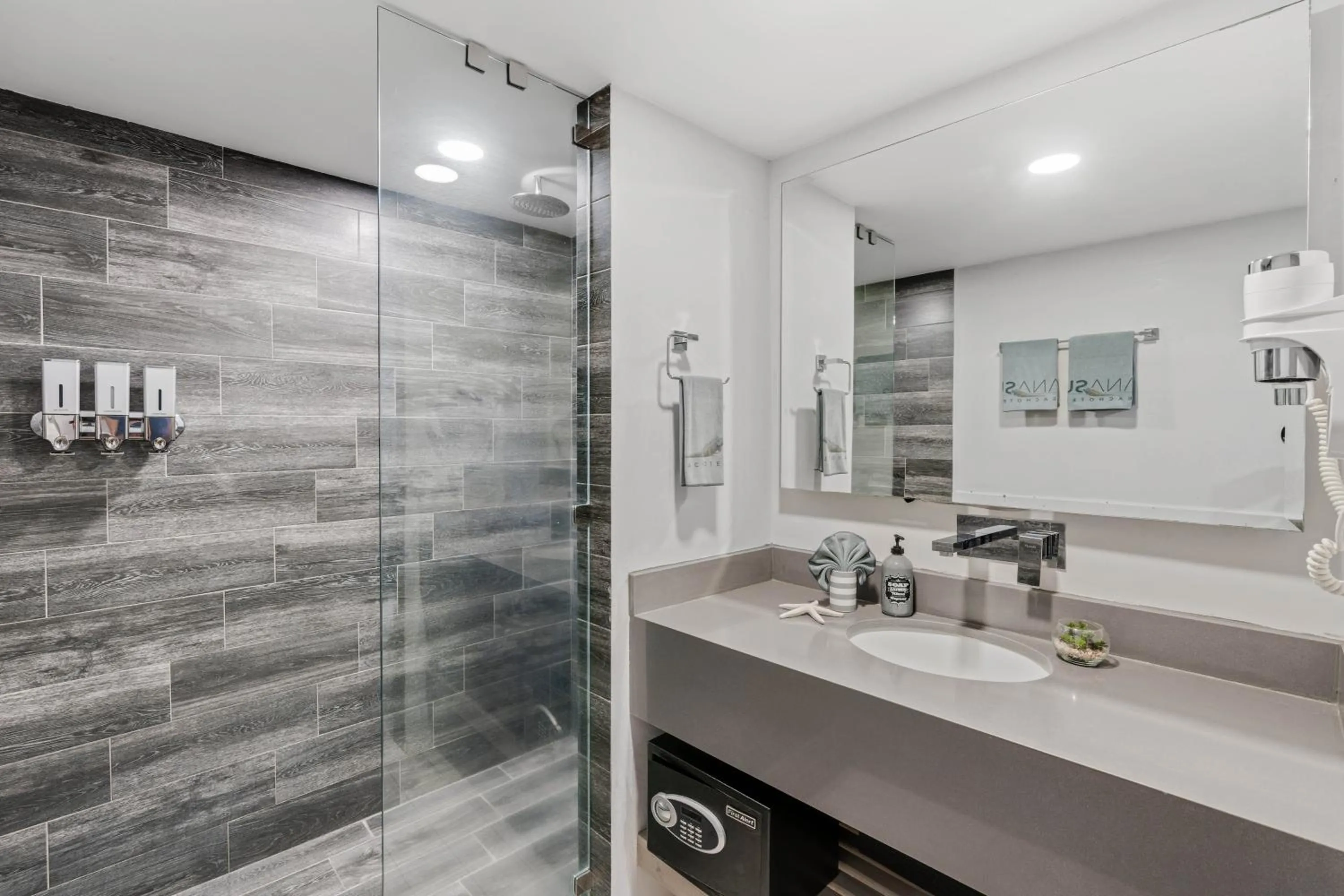 Shower in Iguana Surf Camp
