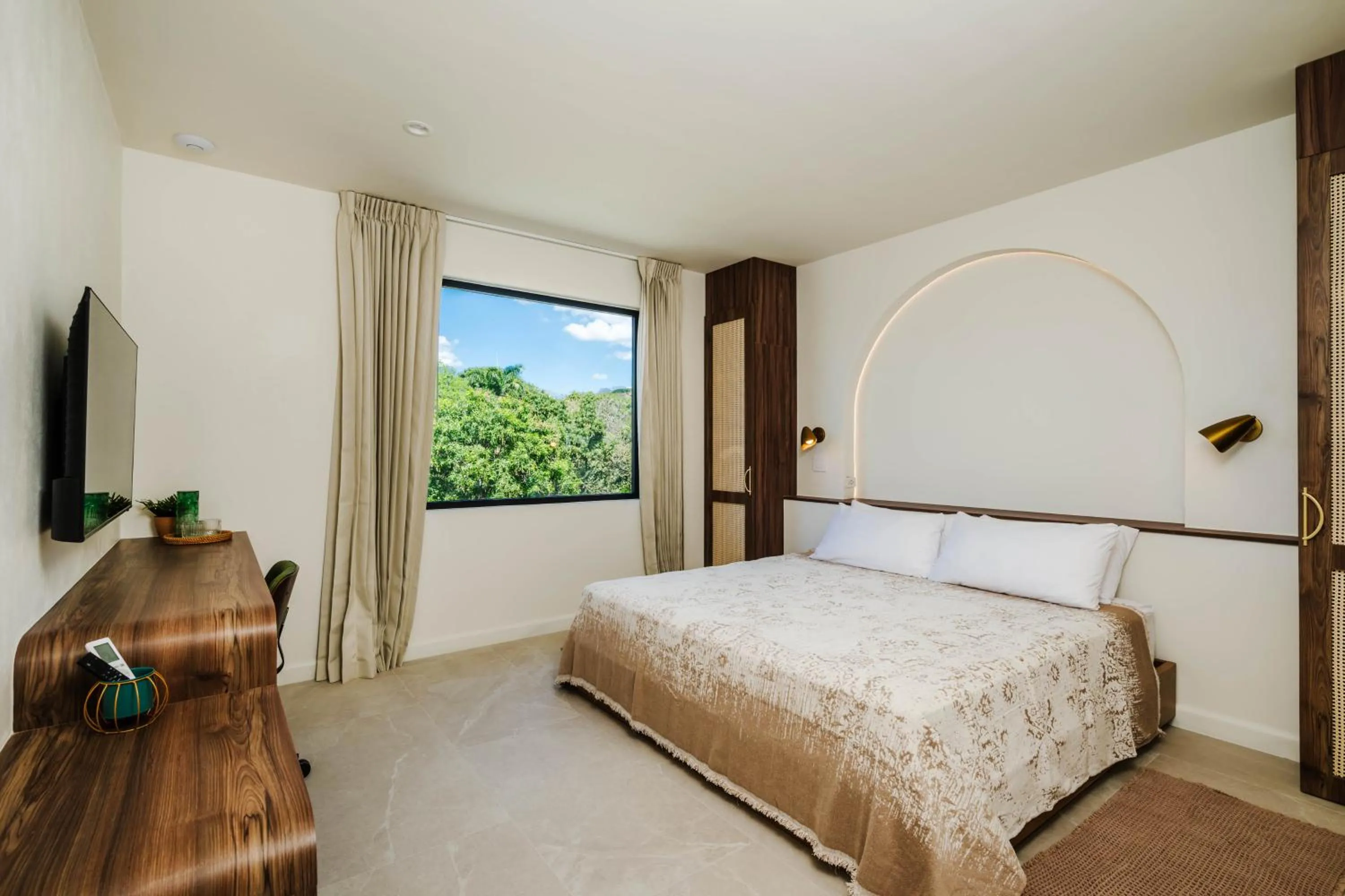Bed in Iguana Surf Camp