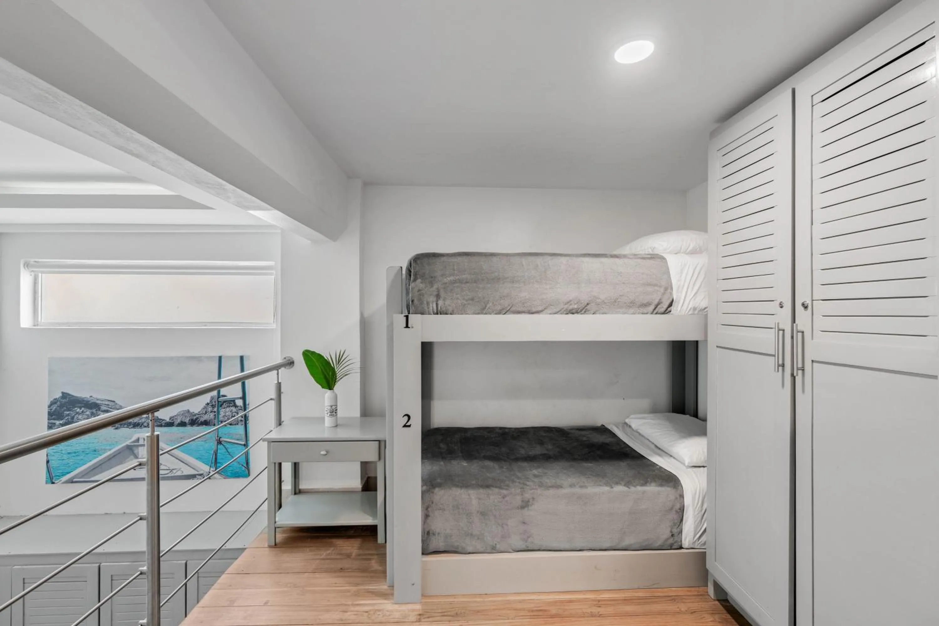 Photo of the whole room, Bed in Iguana Surf Camp