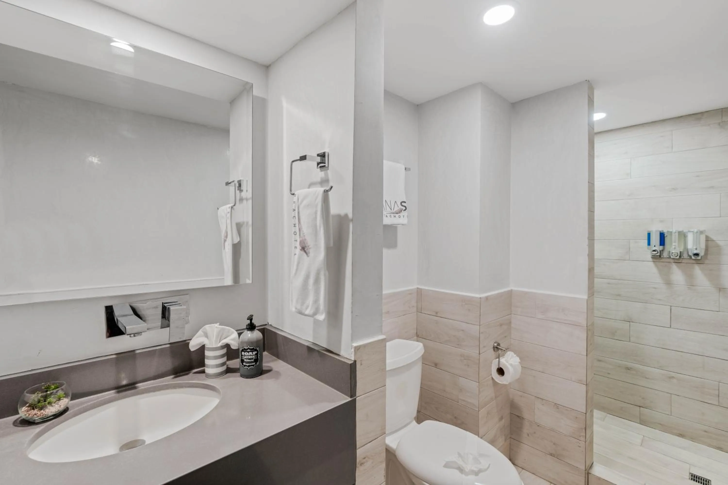 Shower in Iguana Surf Camp
