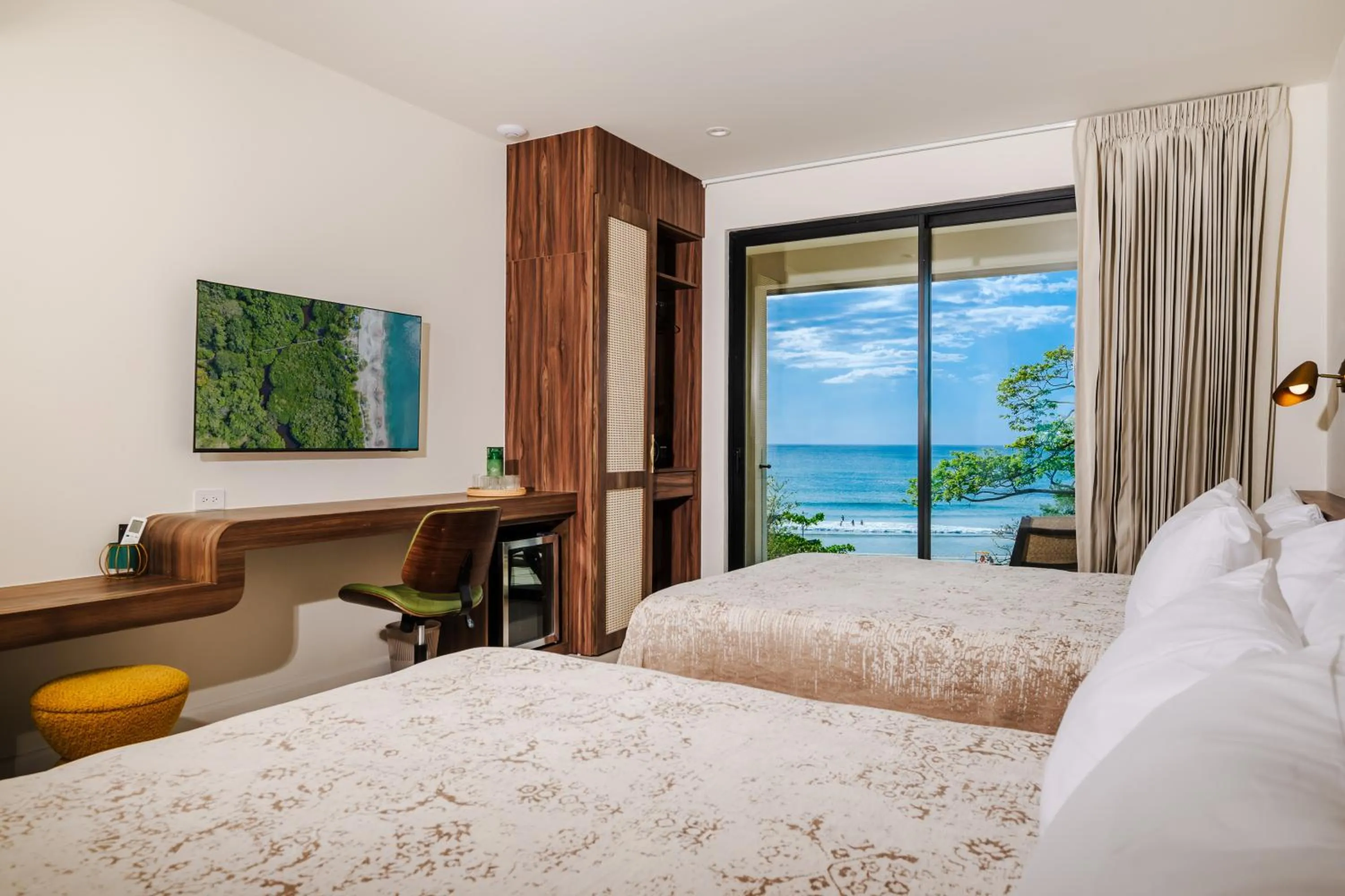 Photo of the whole room, Bed in Iguana Surf Camp