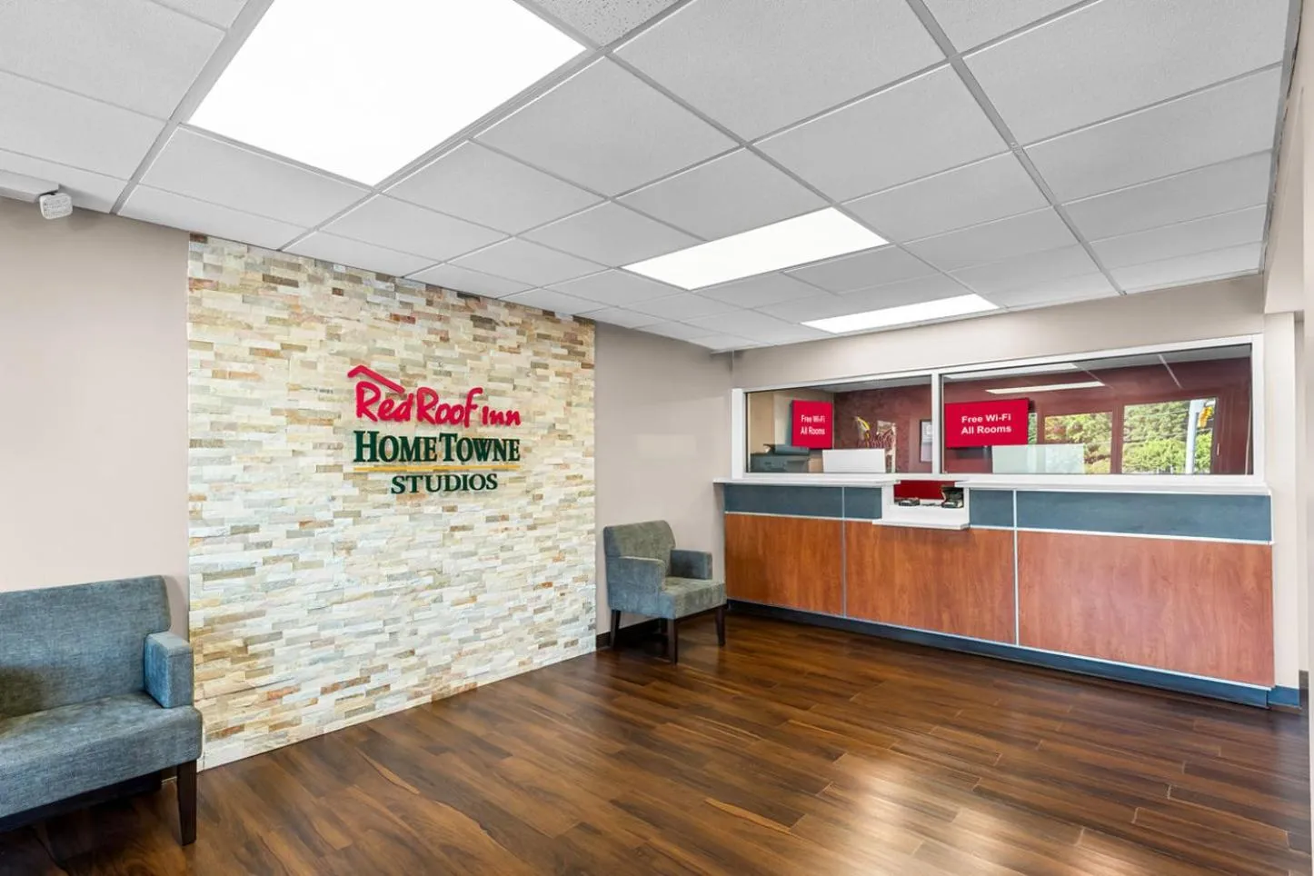 Lobby or reception in HomeTowne Studios by Red Roof Richmond - Airport Sandston