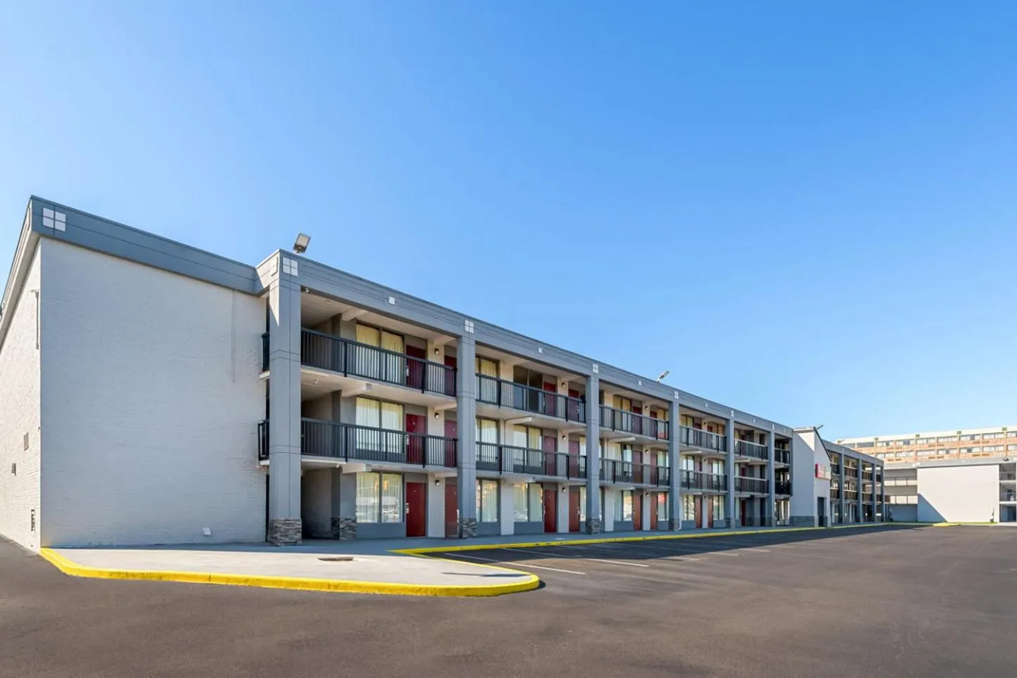 Property building in HomeTowne Studios by Red Roof Richmond - Airport Sandston