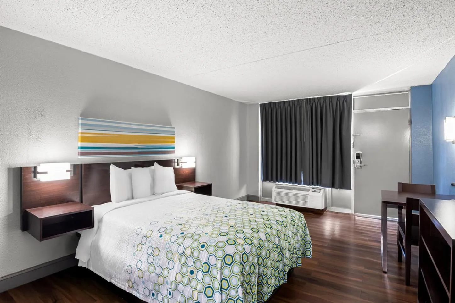 Photo of the whole room, Bed in HomeTowne Studios by Red Roof Richmond - Airport Sandston