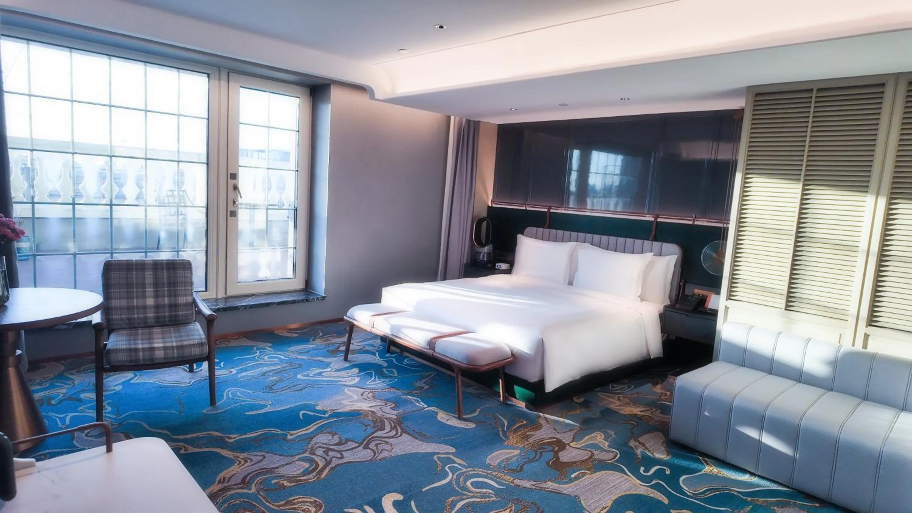 Photo of the whole room, Bed in Hotel Indigo Harbin Central Avenue by IHG