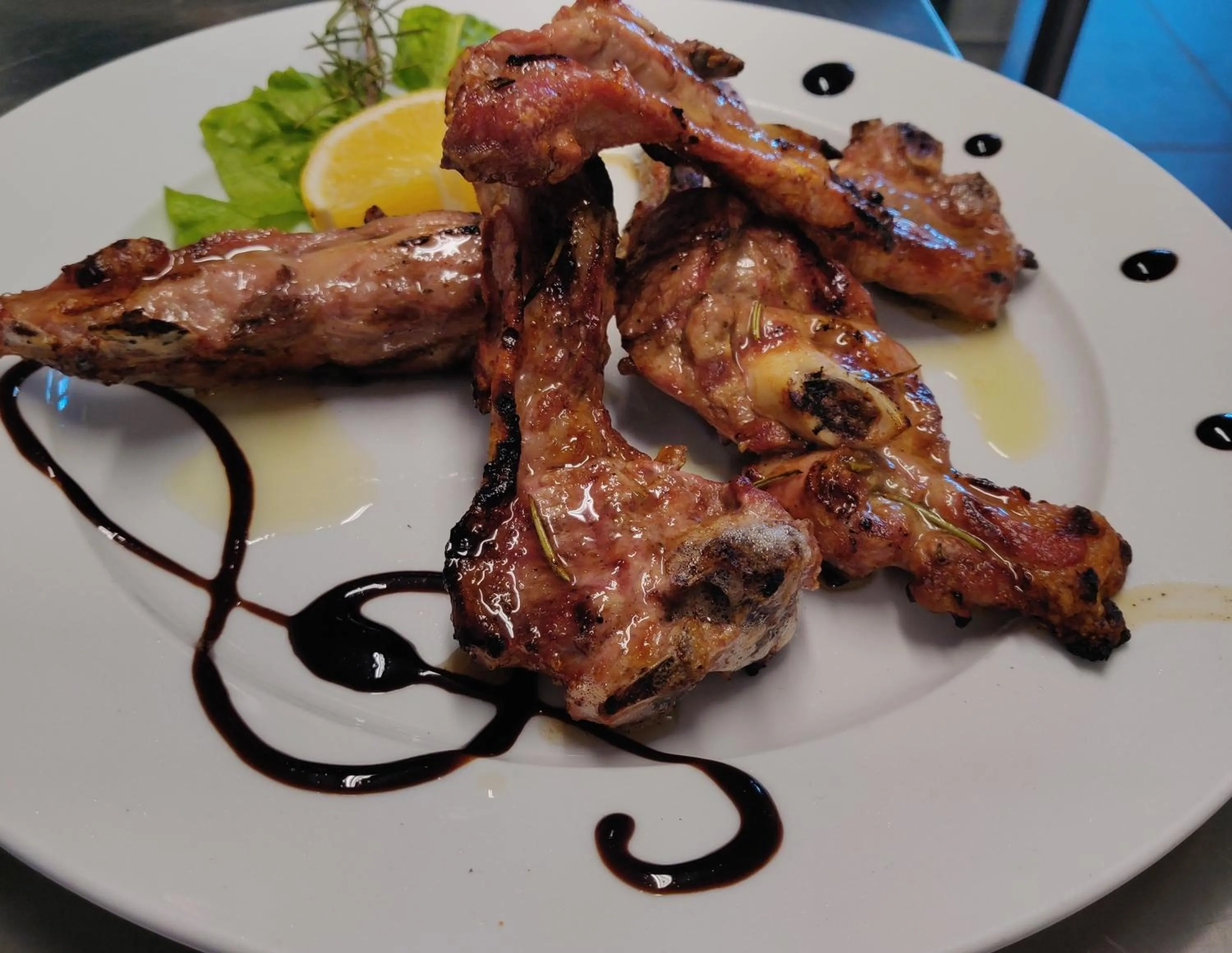 Restaurant/places to eat in Albergo Conte Max