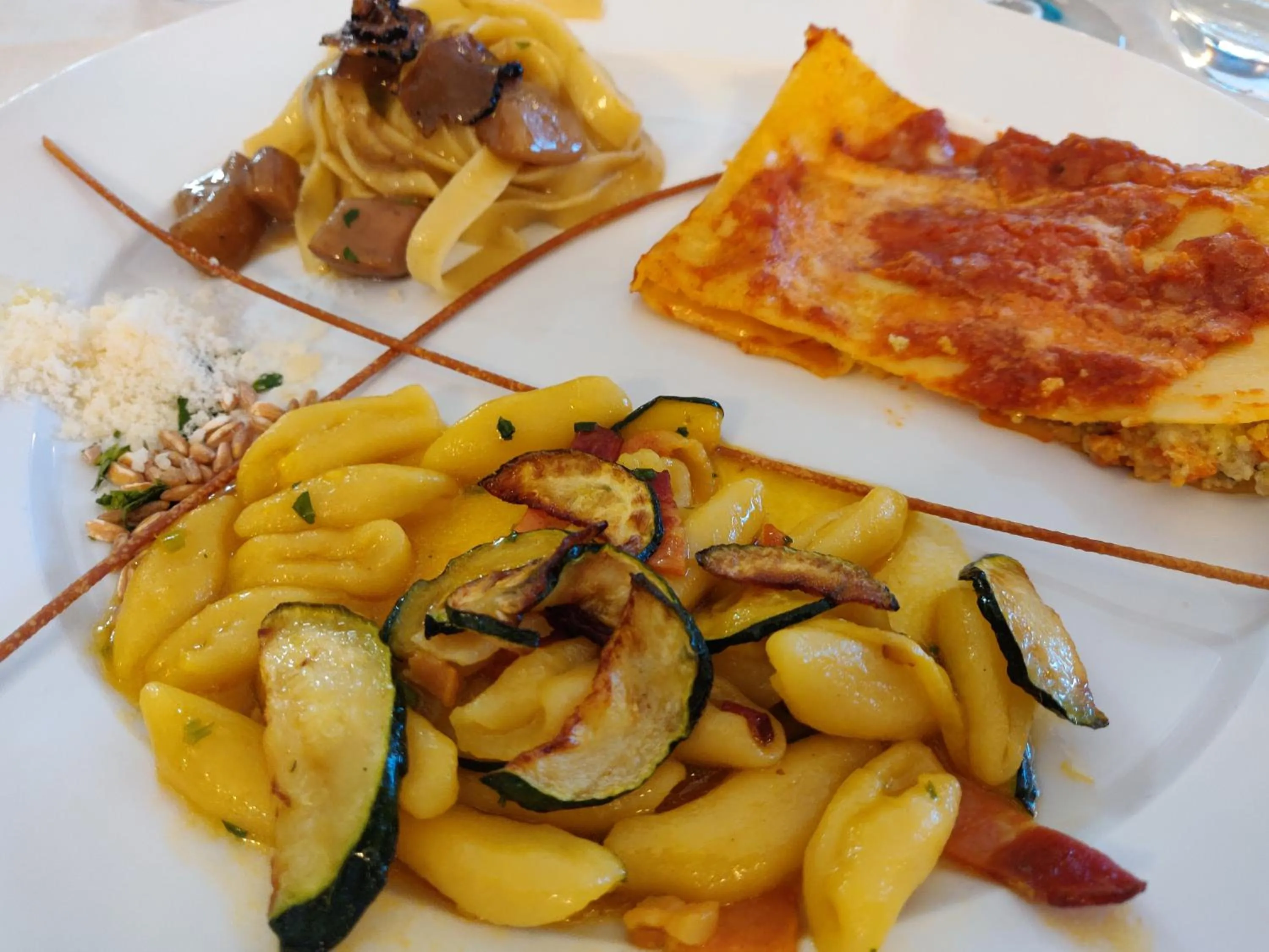 Restaurant/places to eat in Albergo Conte Max