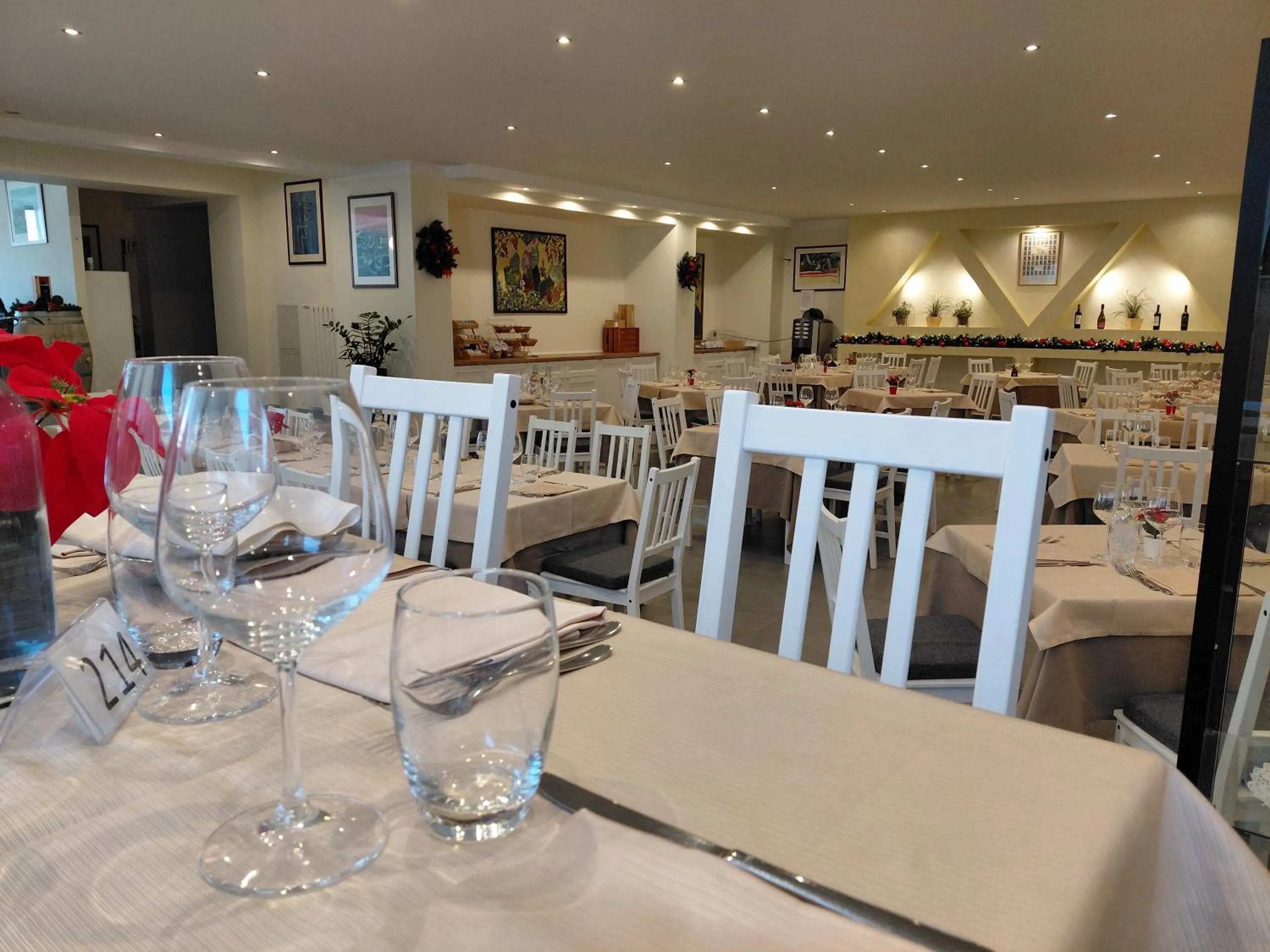 Restaurant/places to eat in Albergo Conte Max