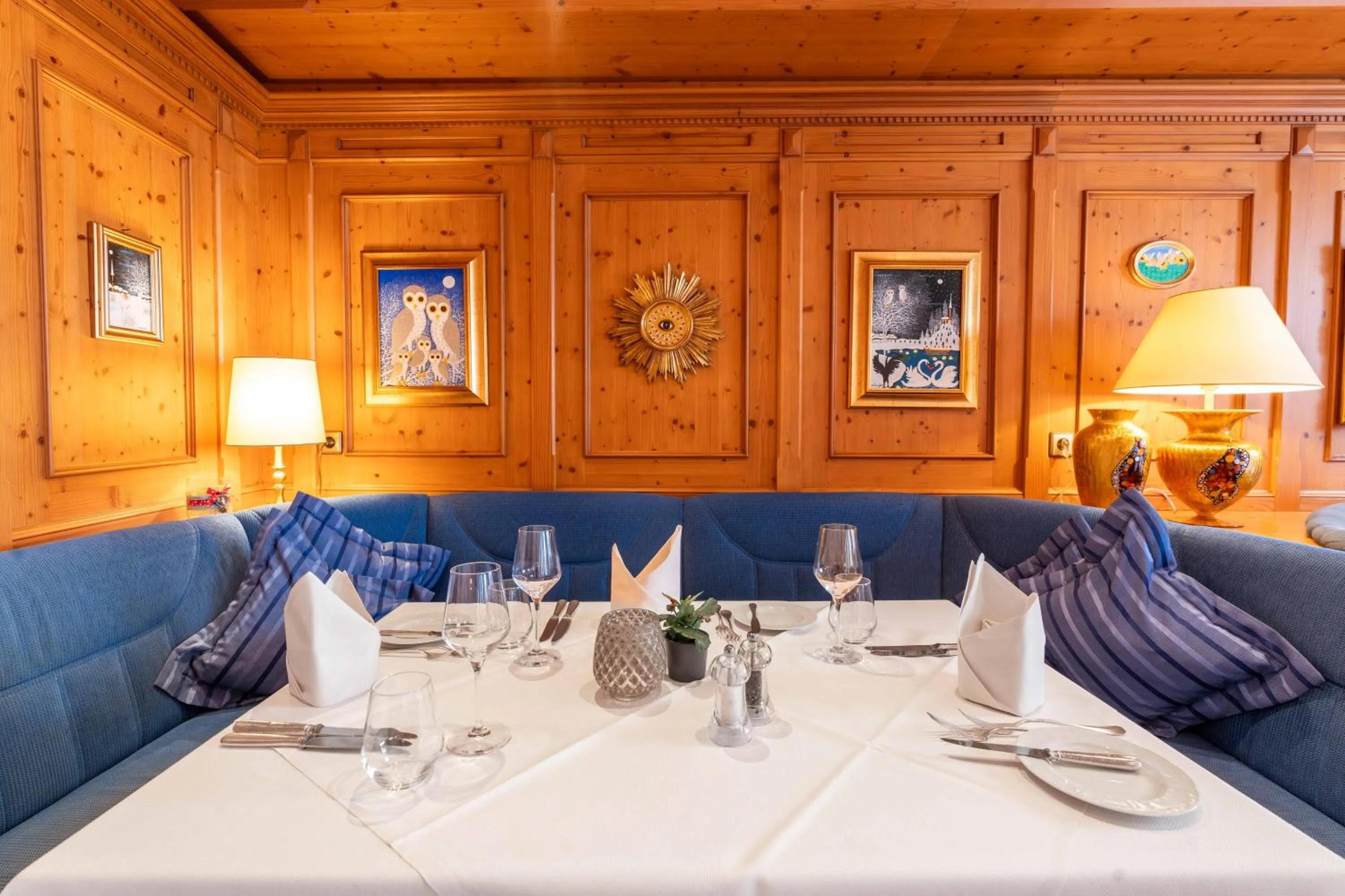 Seating area in Hotel-Restaurant Schwanen