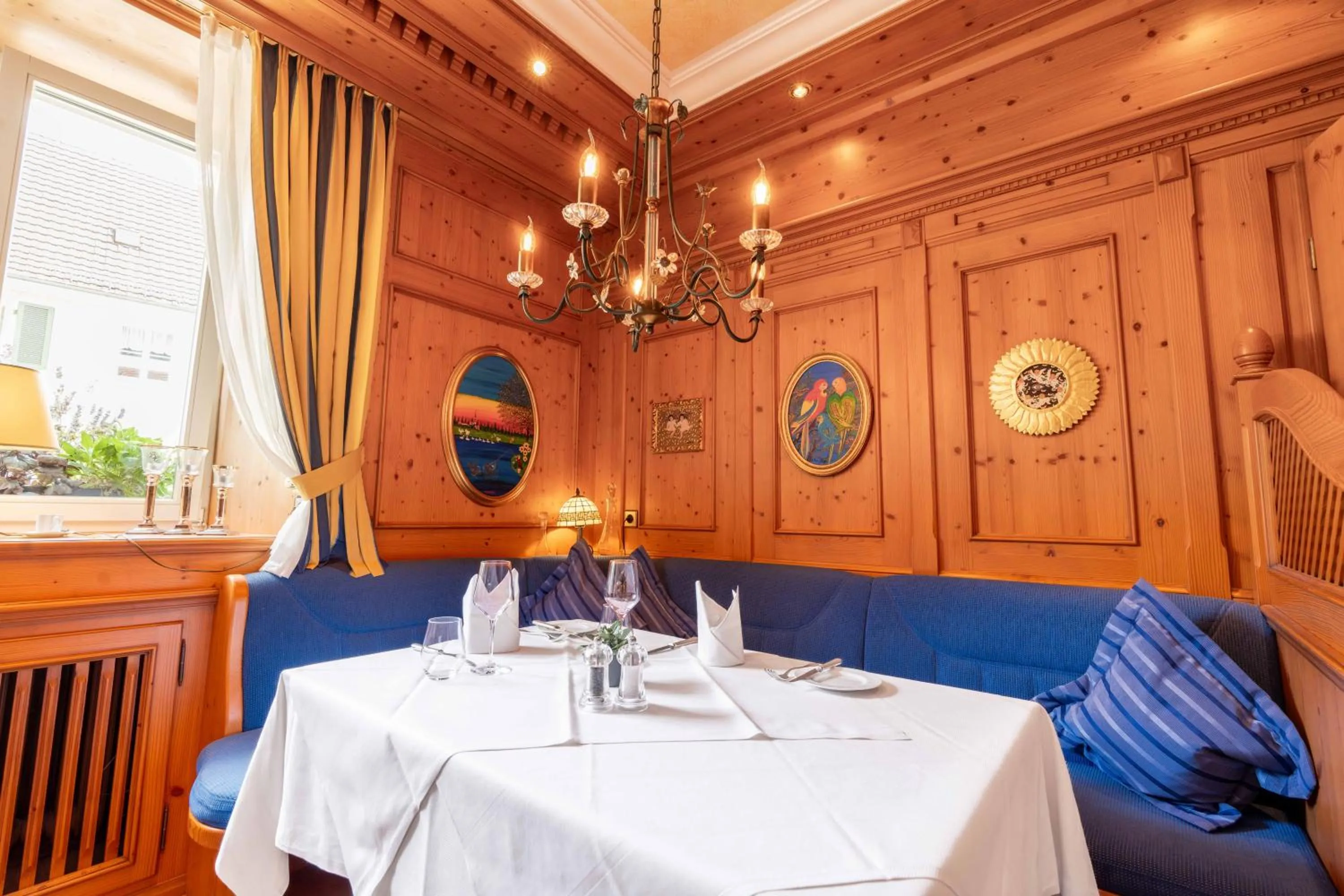 Restaurant/places to eat in Hotel-Restaurant Schwanen