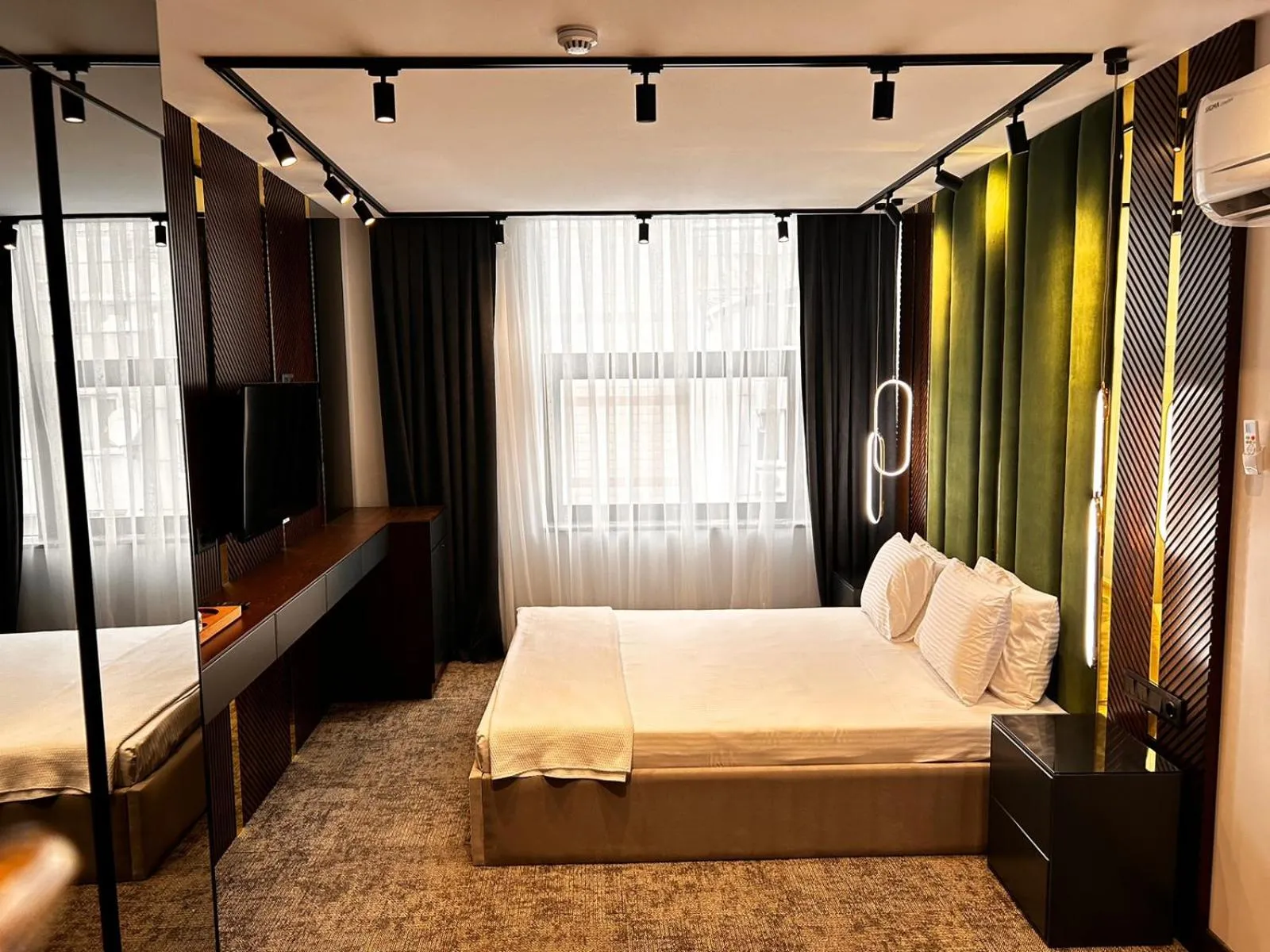 Deluxe Room (2 Adults + 1 Child) in Zeytin Hotel