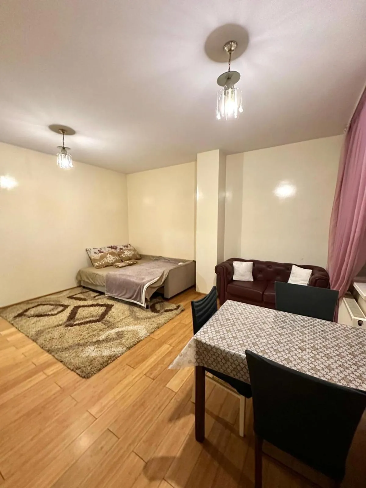 Bed in Main Street Apartments