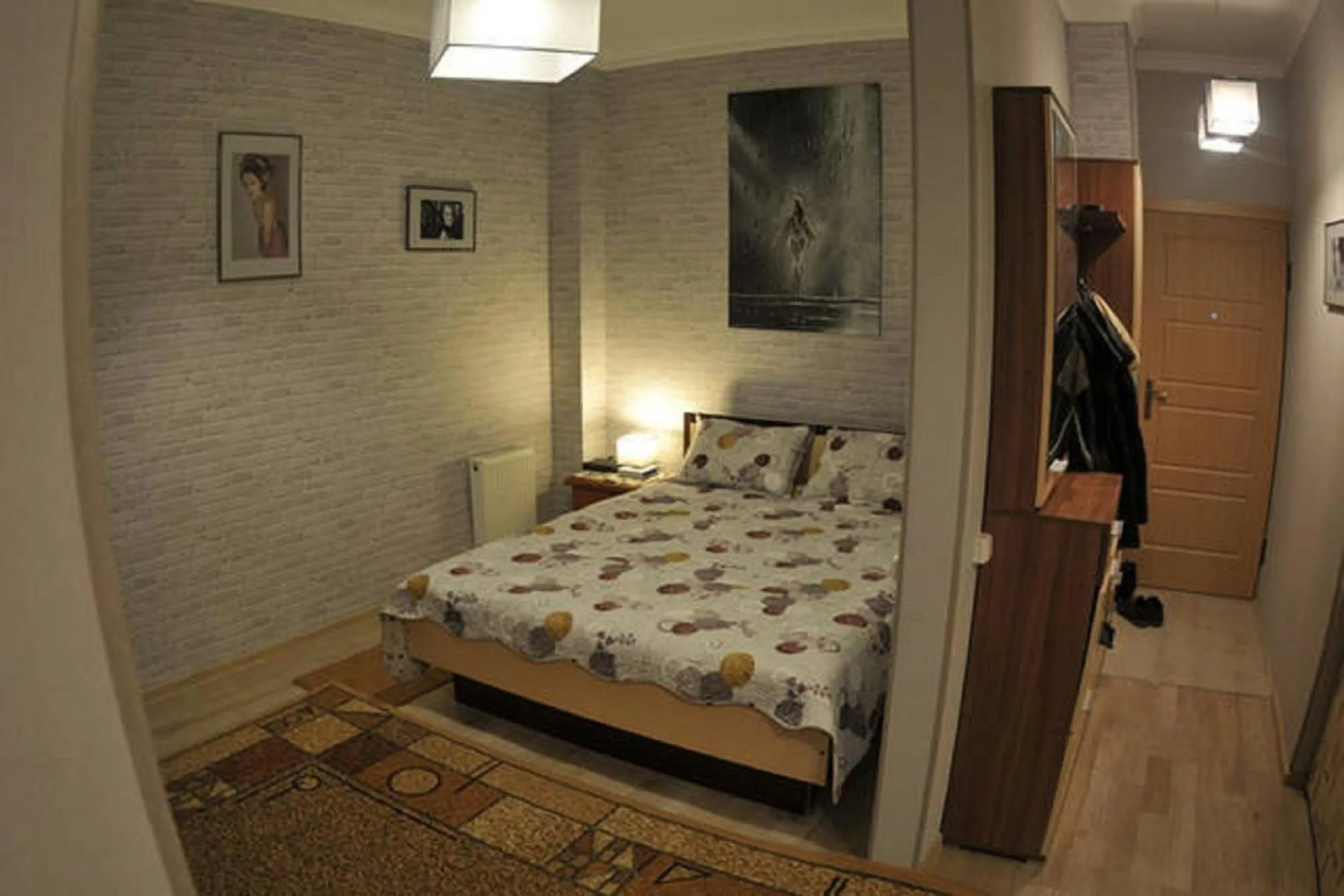 Bed in Main Street Apartments