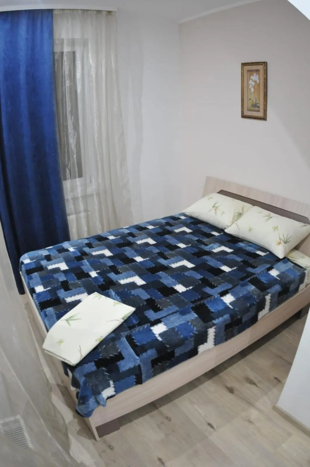Bed in Main Street Apartments