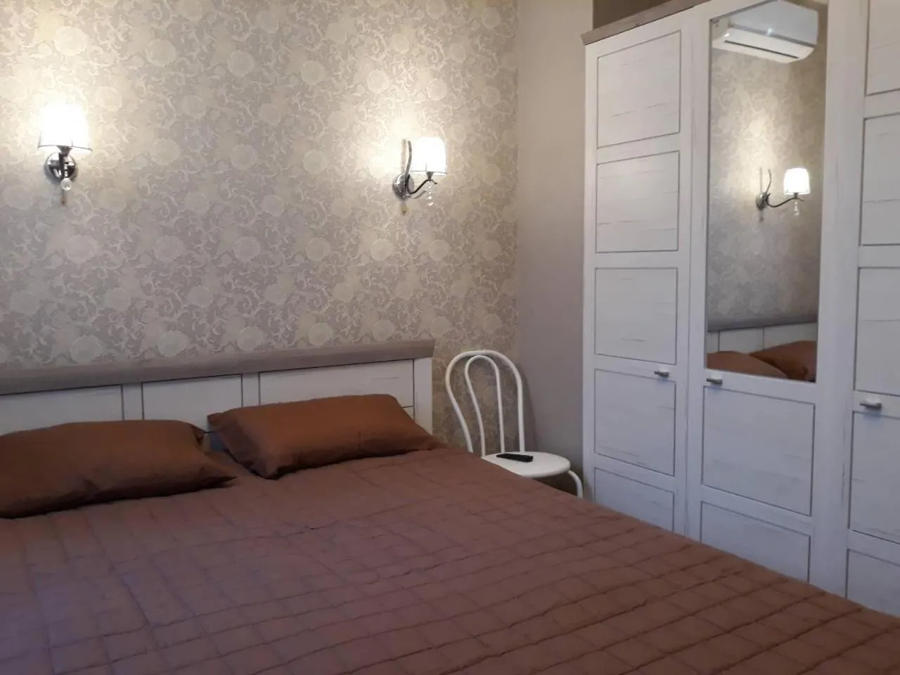 Bedroom, Bed in Main Street Apartments