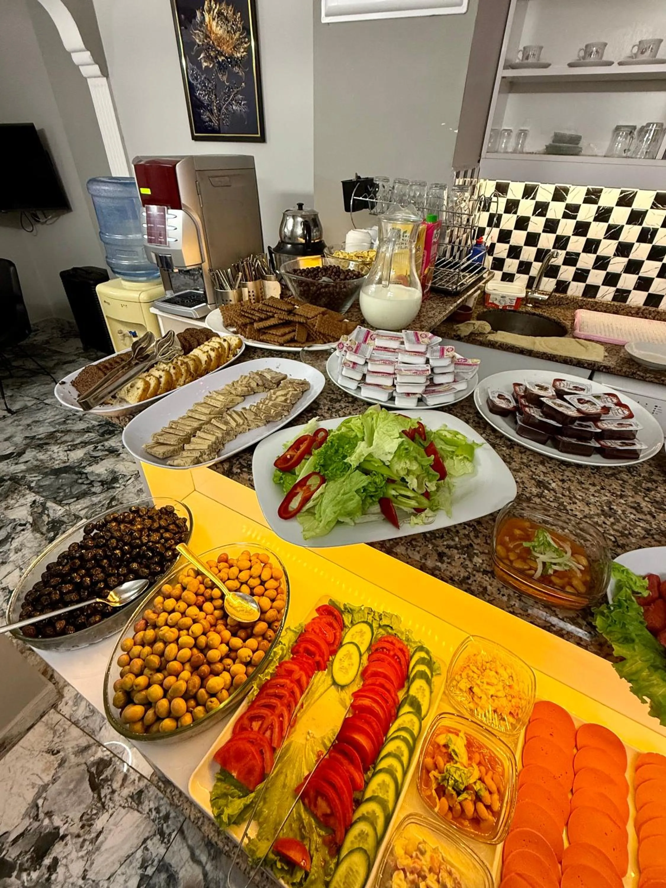 Food and drinks in Crowned Exclusive Hotel