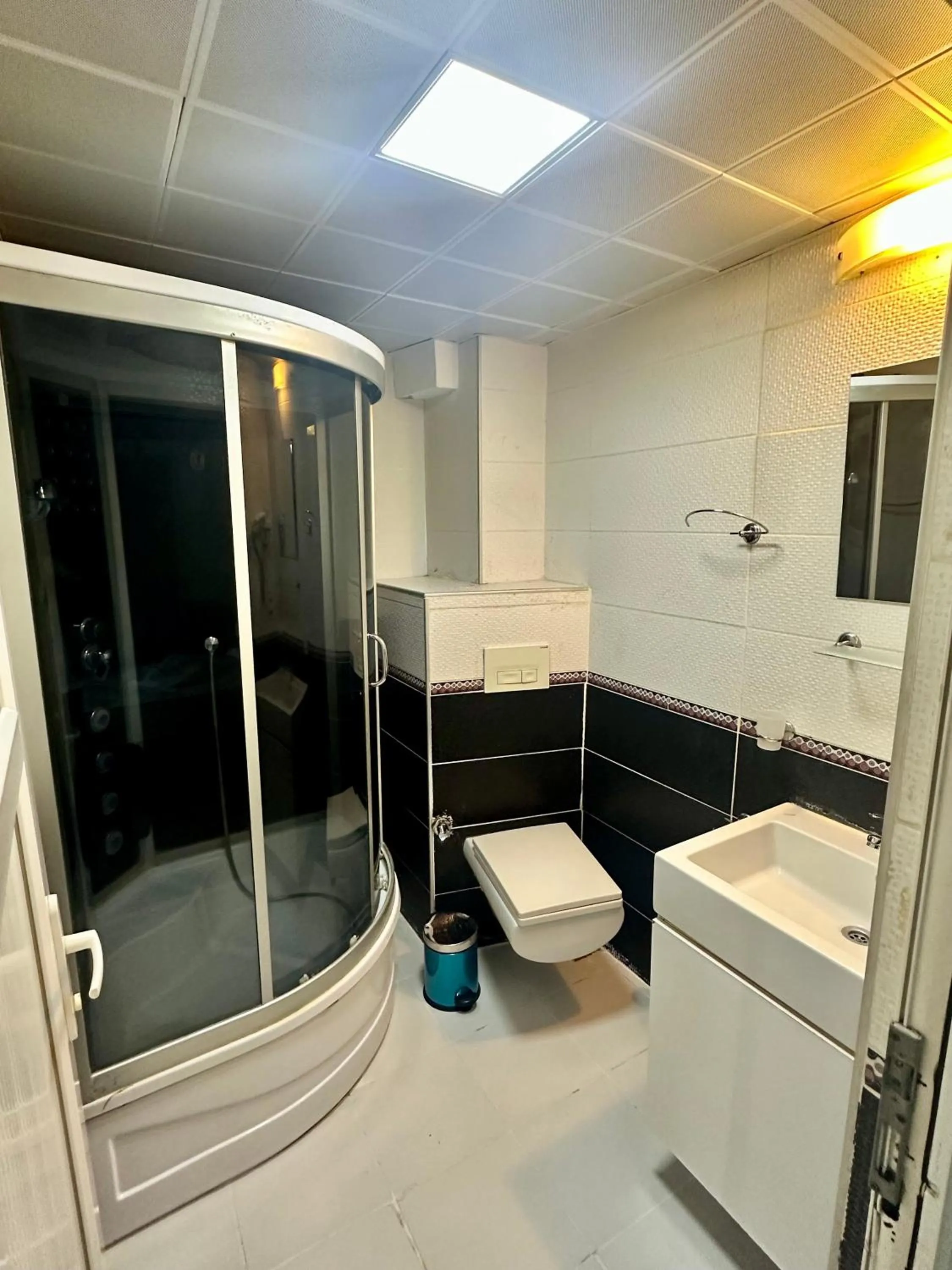 Shower in Crowned Exclusive Hotel