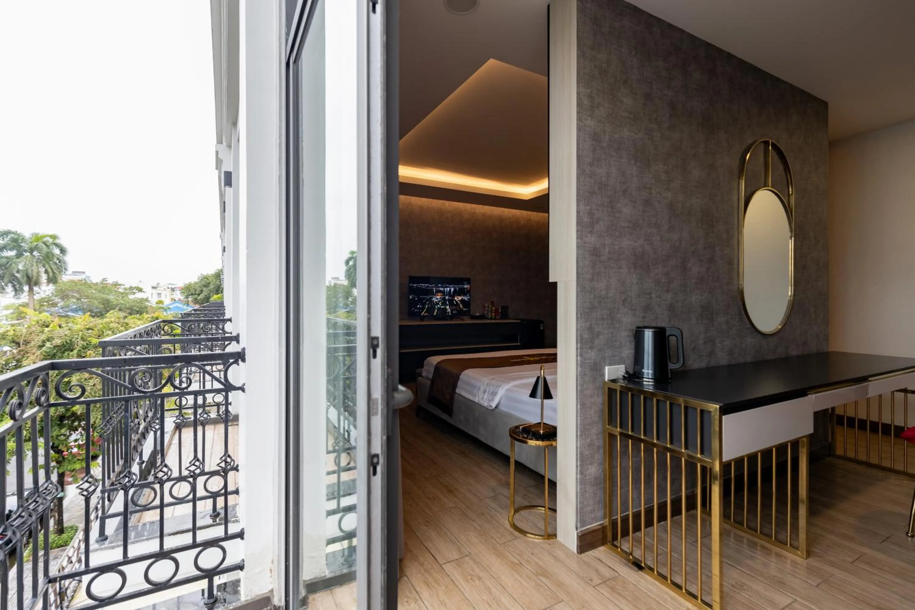 Balcony/Terrace, Bed in Luxhome Mekong Hotel