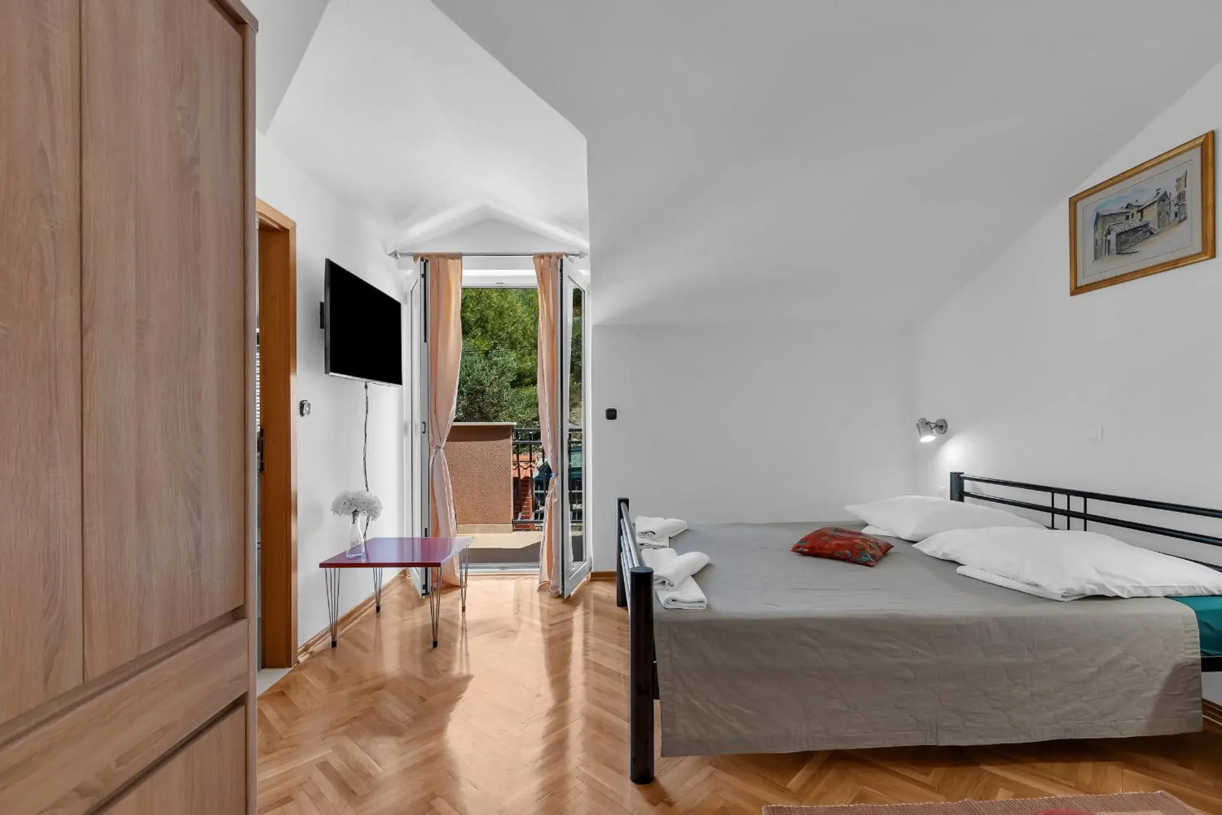 Triple Room with Garden View in Guest House Lazeta Triple Room with Garden View in Guest House Lazeta