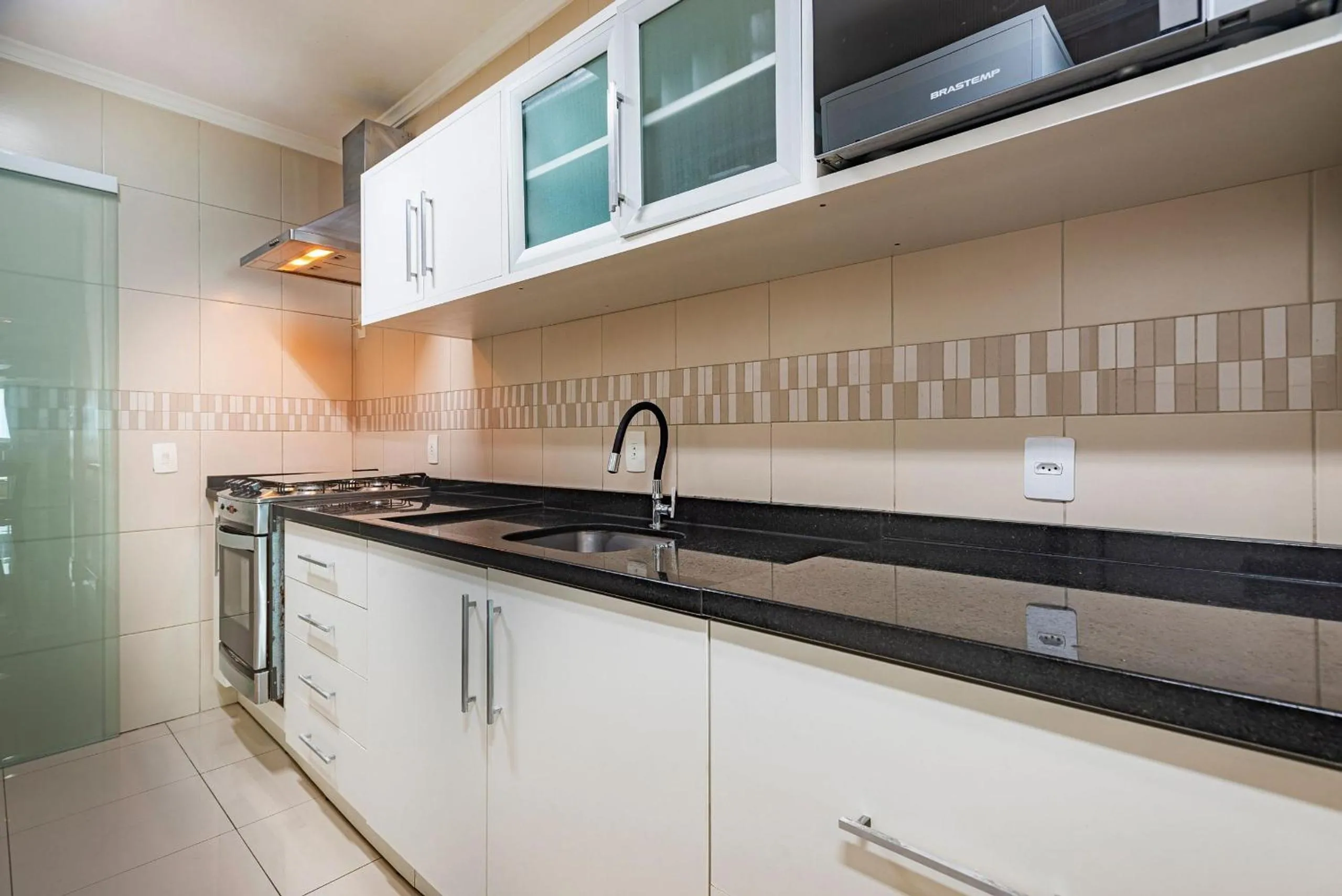 Kitchen or kitchenette in ITNC091 - Incrível vista para o mar com 3Q+3WC