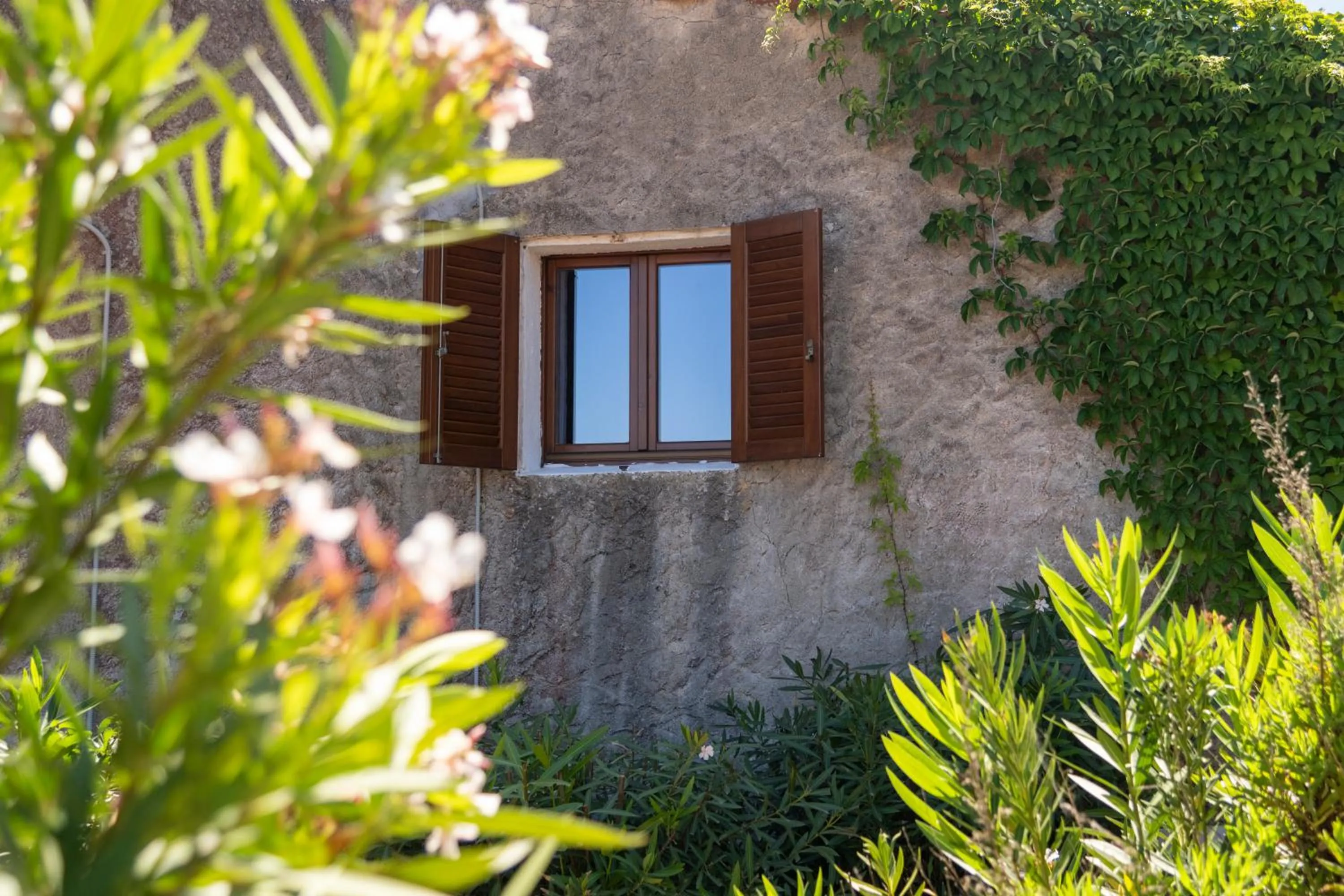 Property building in AHR Altura Hotel Porto Rafael