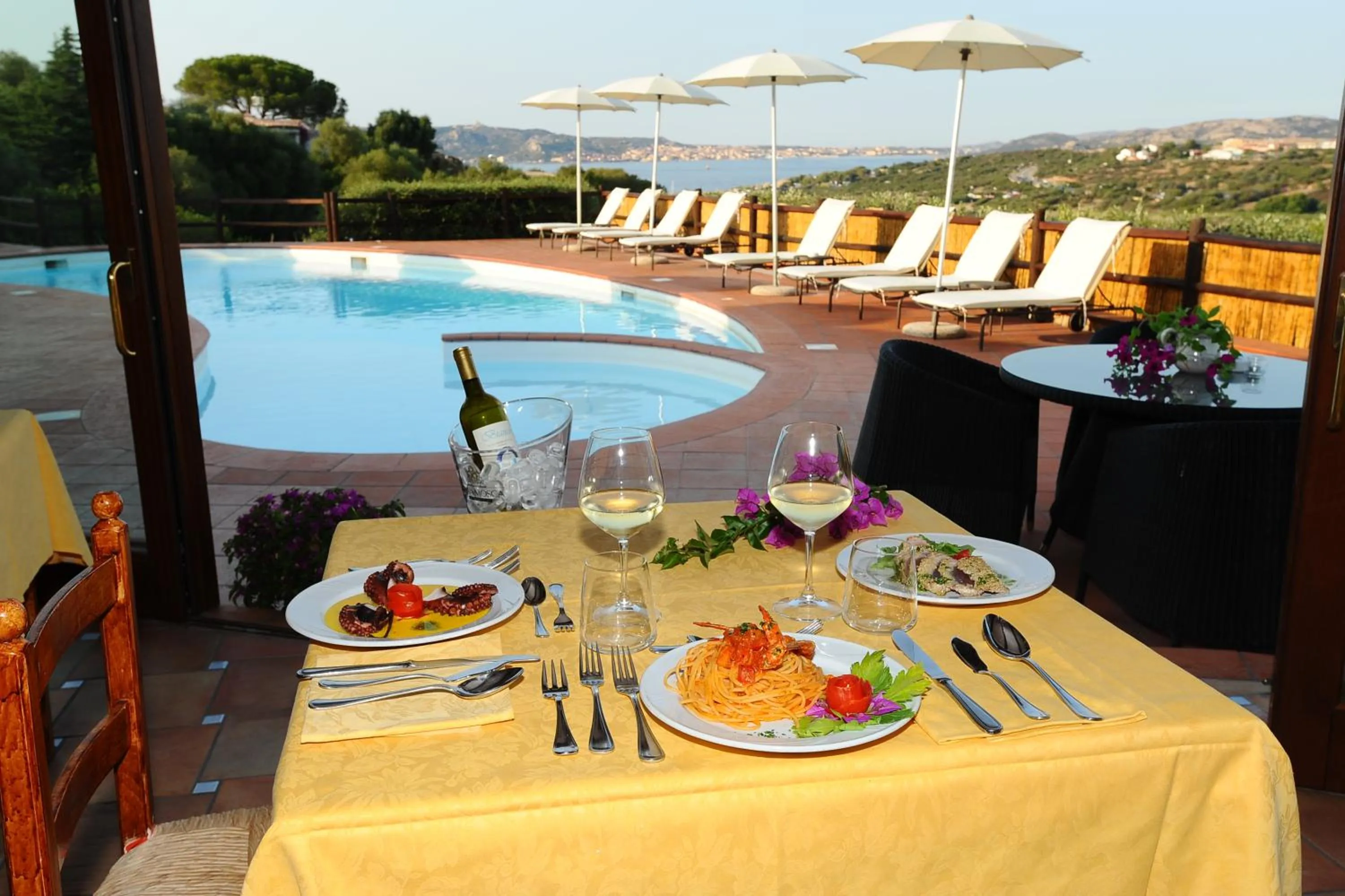 Restaurant/places to eat, Pool View in LH Porto Rafael Altura Resort