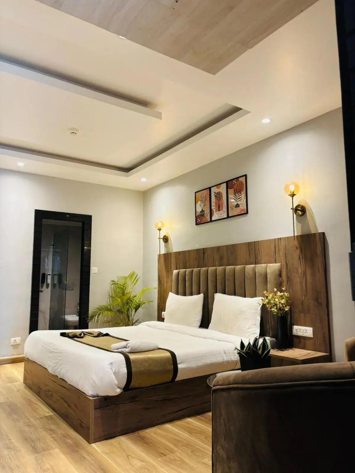 Bedroom, Bed in Orbit Regency Bedroom, Bed in Orbit Regency