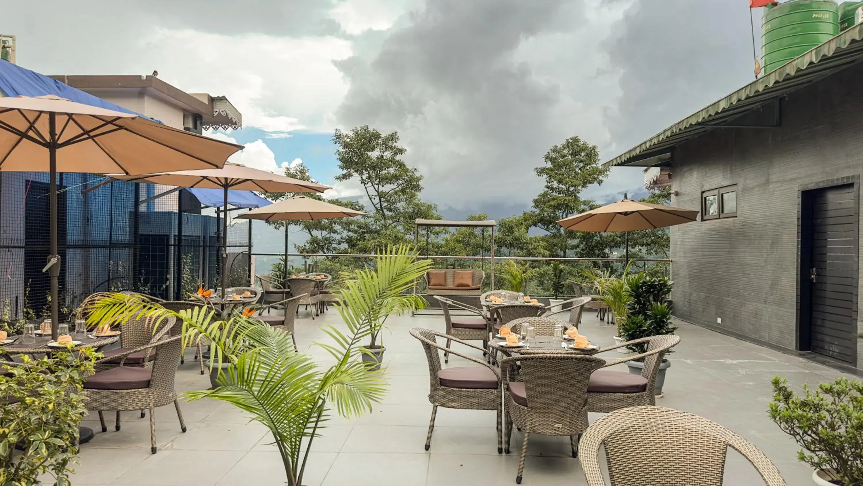 Restaurant/places to eat in Orbit Regency Restaurant/places to eat in Orbit Regency