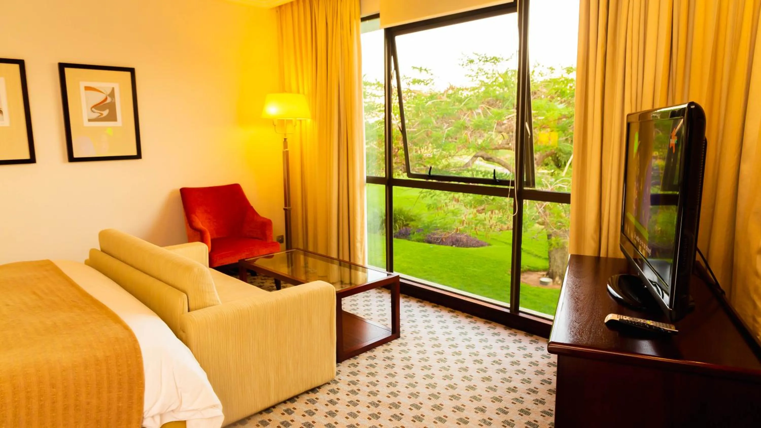 Bed in Phakalane Golf Estate Hotel & Convention Centre