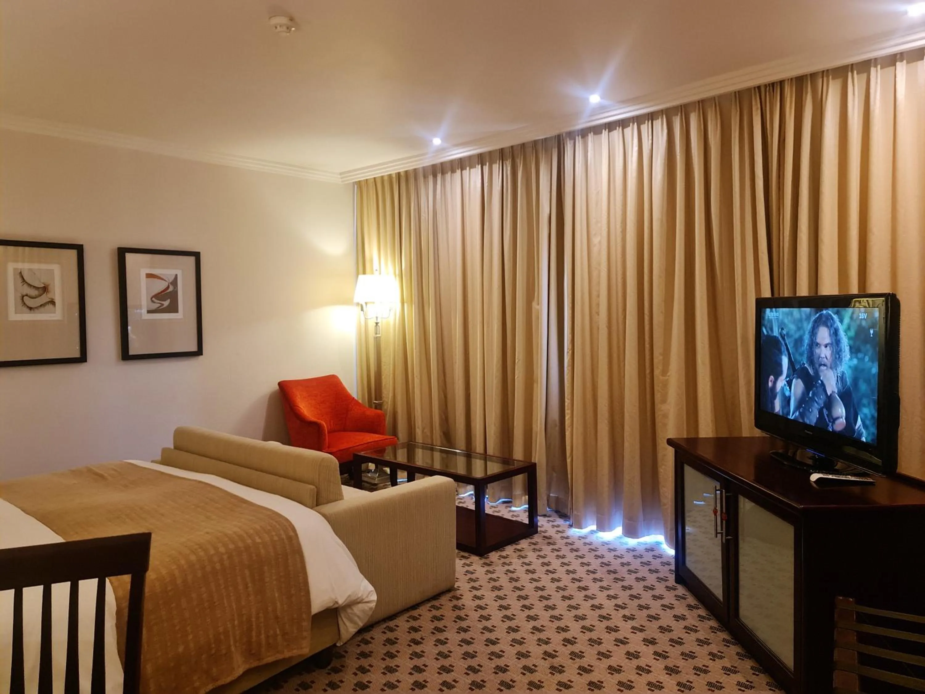 Bed in Phakalane Golf Estate Hotel & Convention Centre