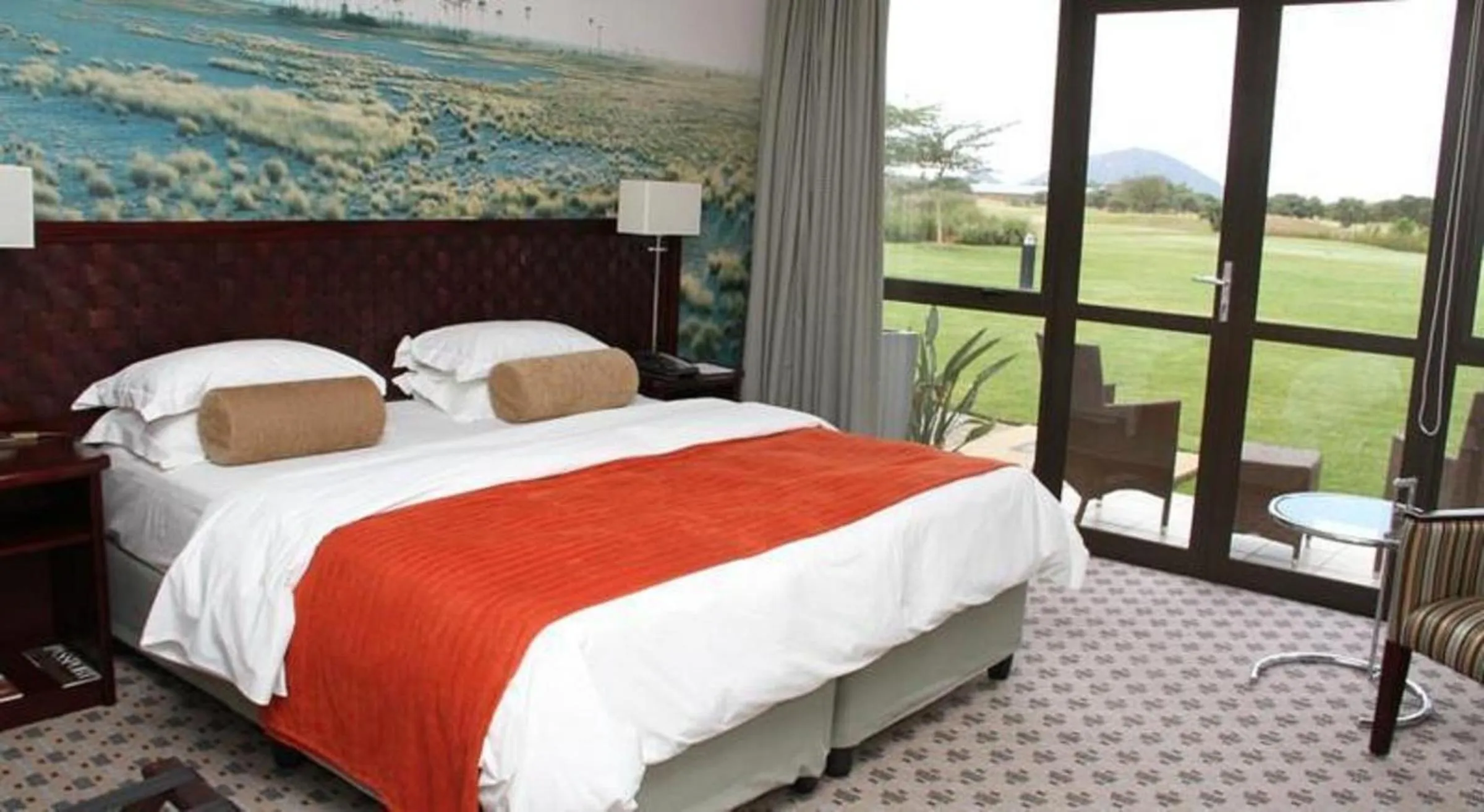 Garden view, Bed in Phakalane Golf Estate Hotel & Convention Centre