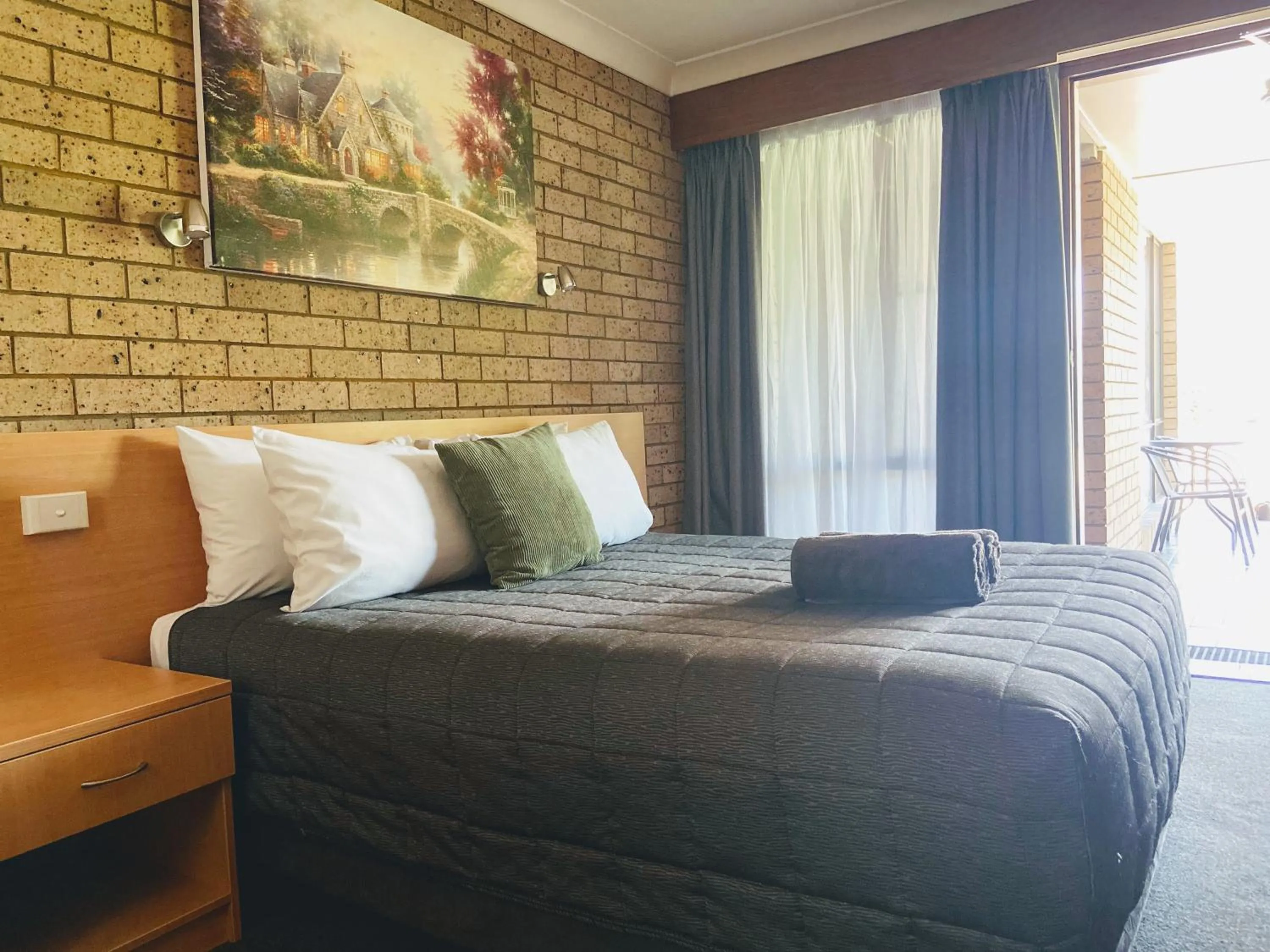 Bed in Muswellbrook Motor Inn