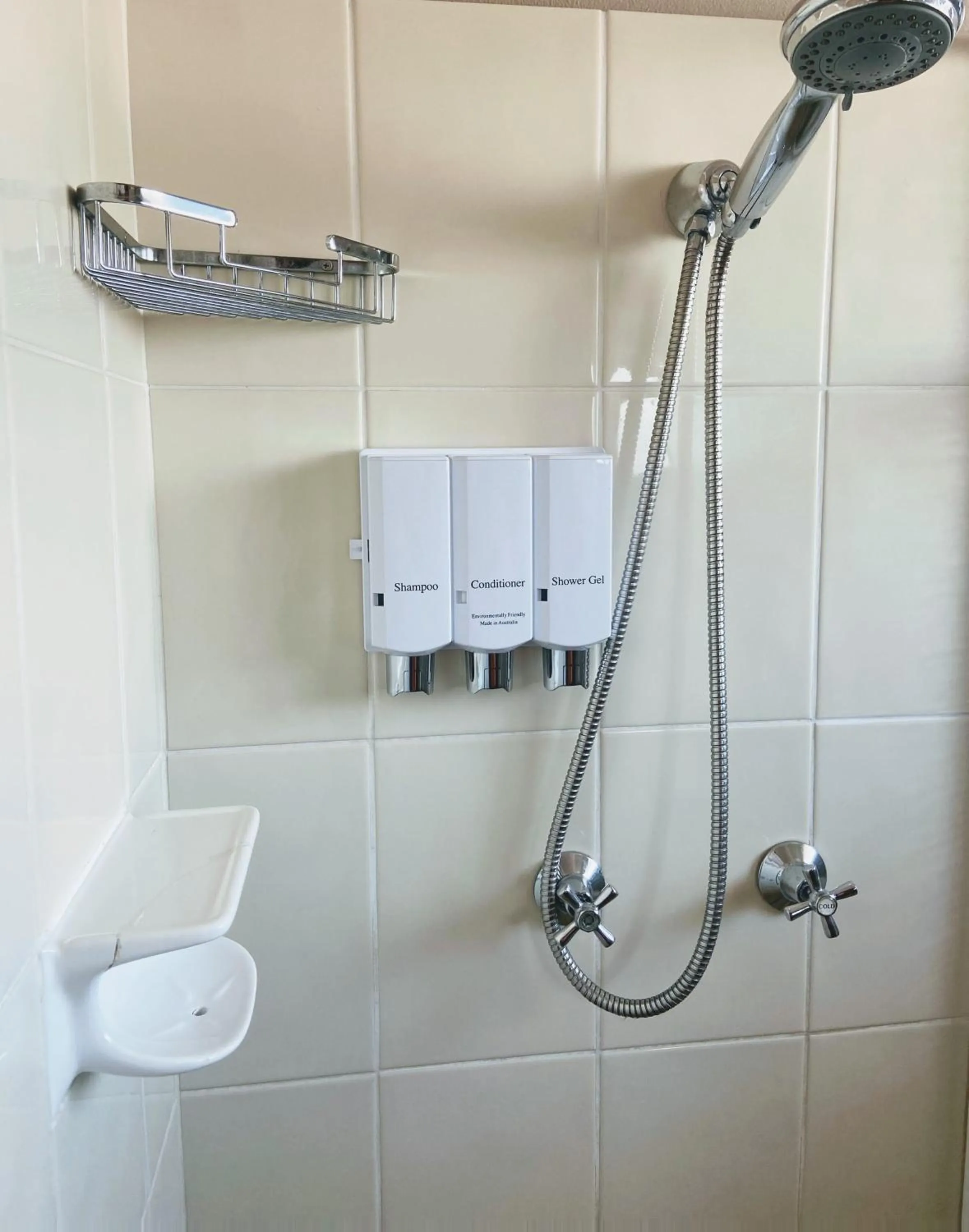 Shower in Muswellbrook Motor Inn