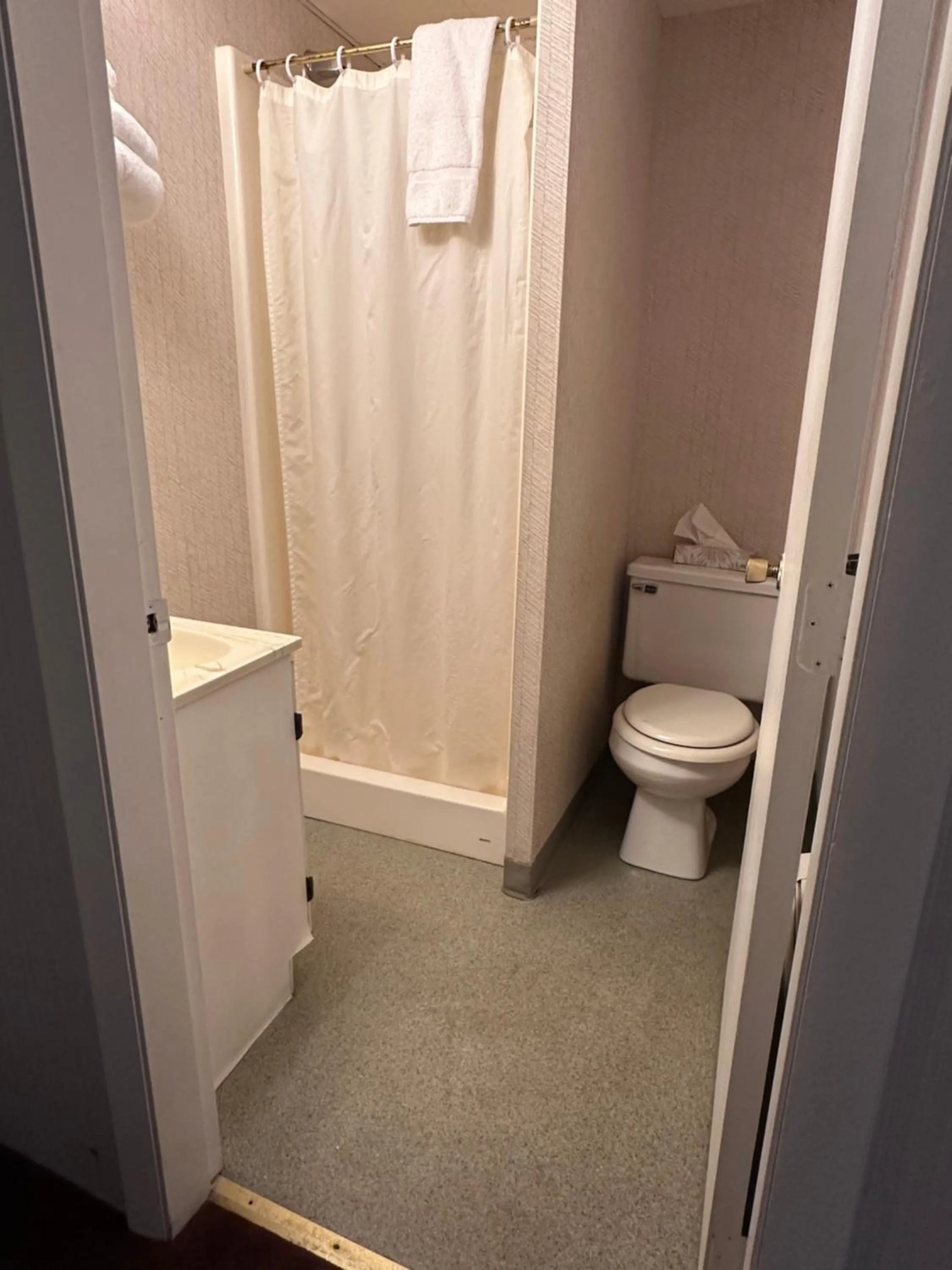 Toilet in Pamola Motor Lodge