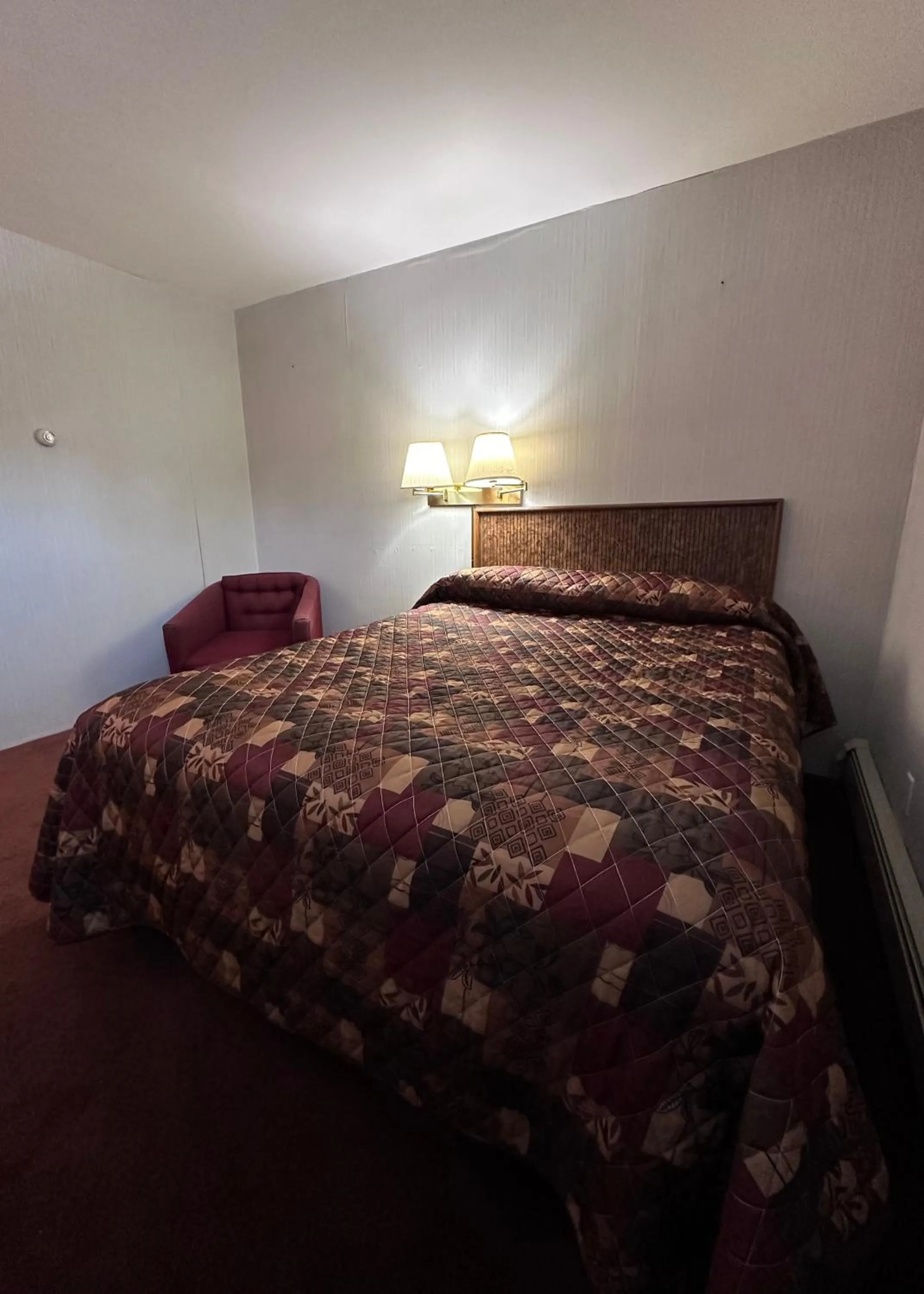 Bedroom, Bed in Pamola Motor Lodge