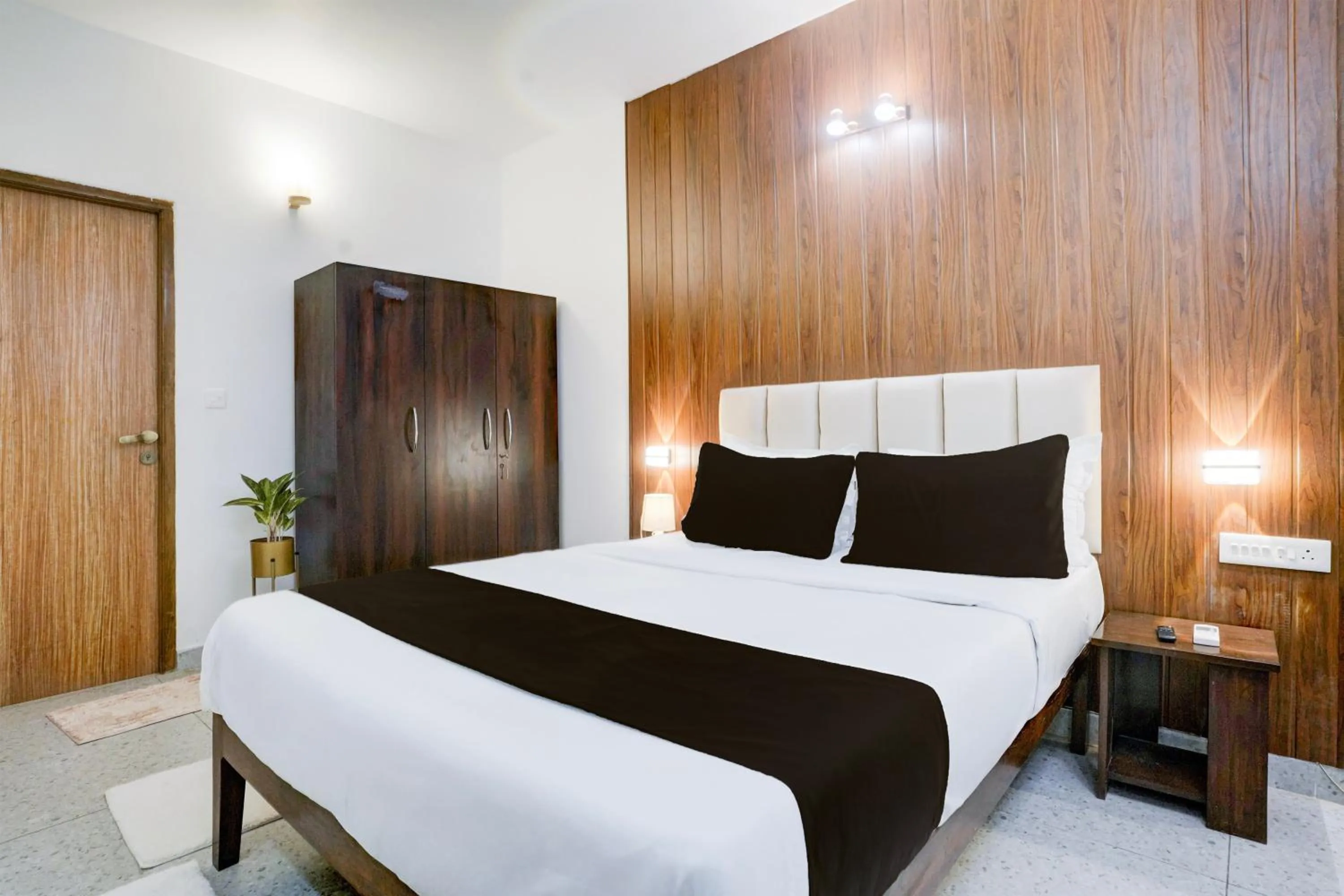 Bedroom, Bed in Naavinya by DanCenter - 1BHK apartment in Siolim