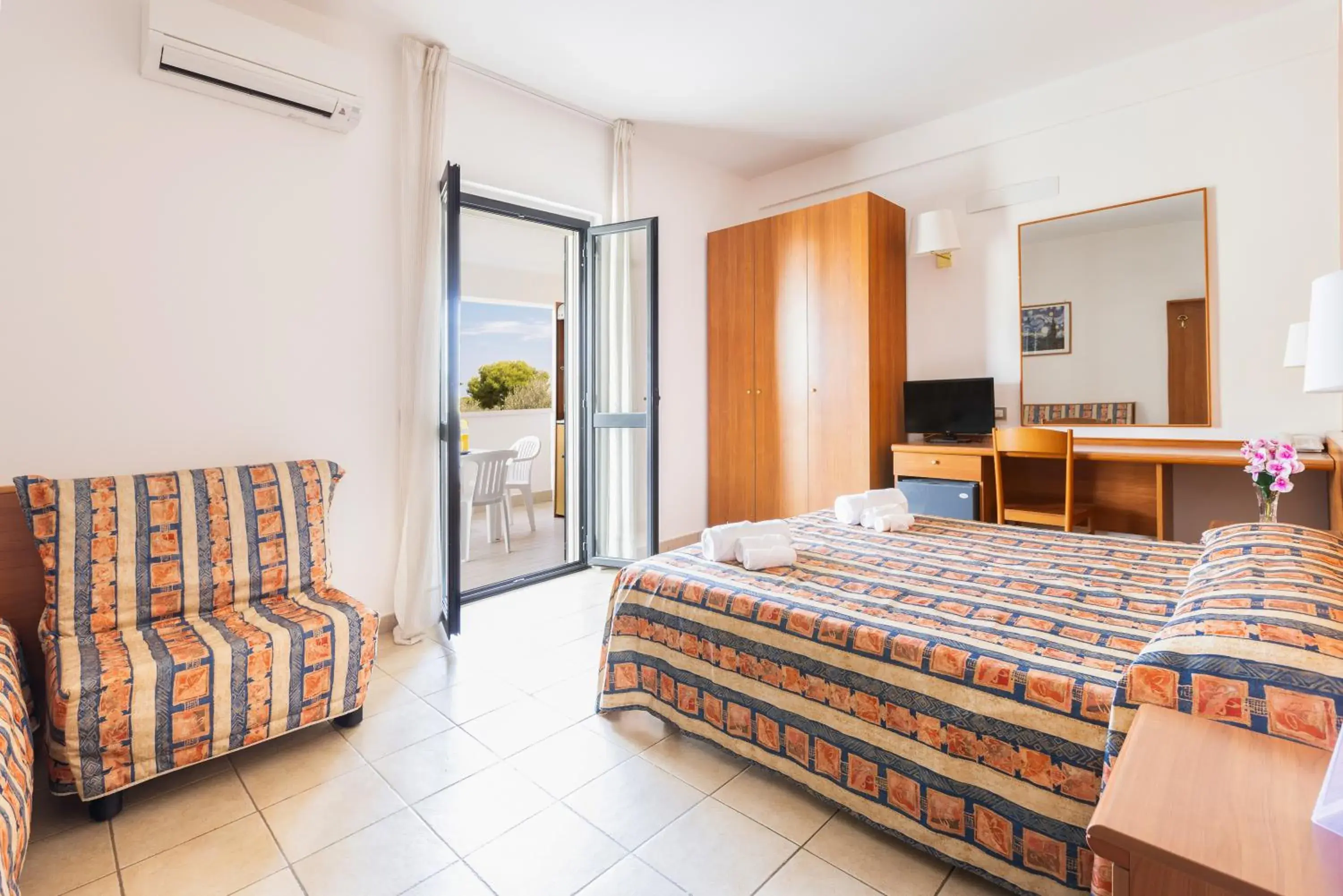 Comfort Family Room in Hotel Palme Gemelle Comfort Family Room in Hotel Palme Gemelle