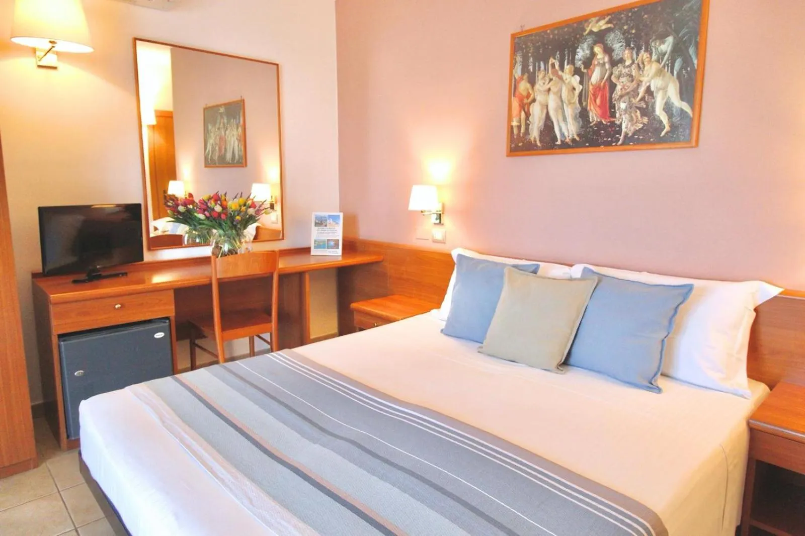 Property building, Bed in Hotel Palme Gemelle