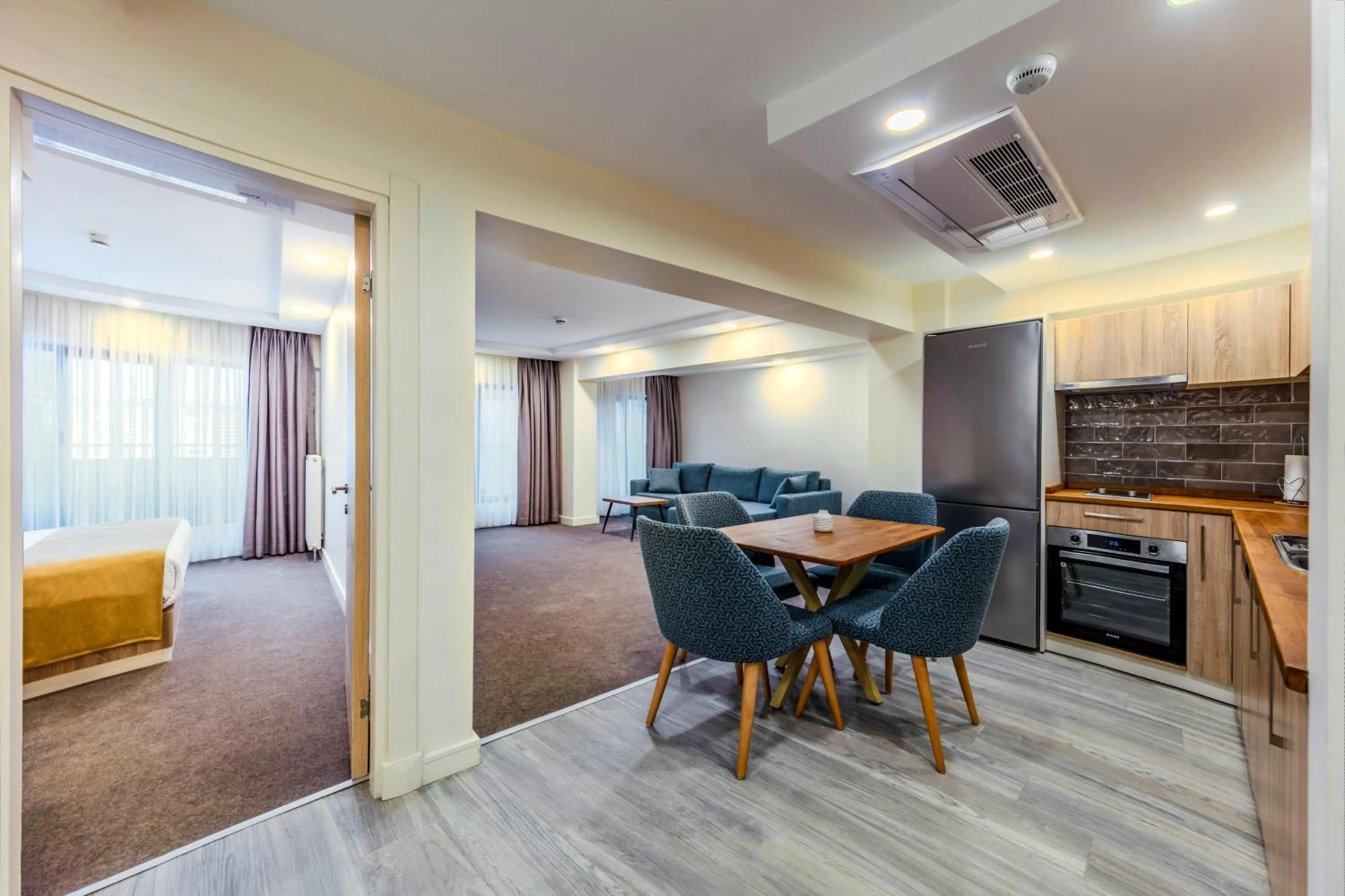 Kitchen or kitchenette in Roys Hotel & Suites