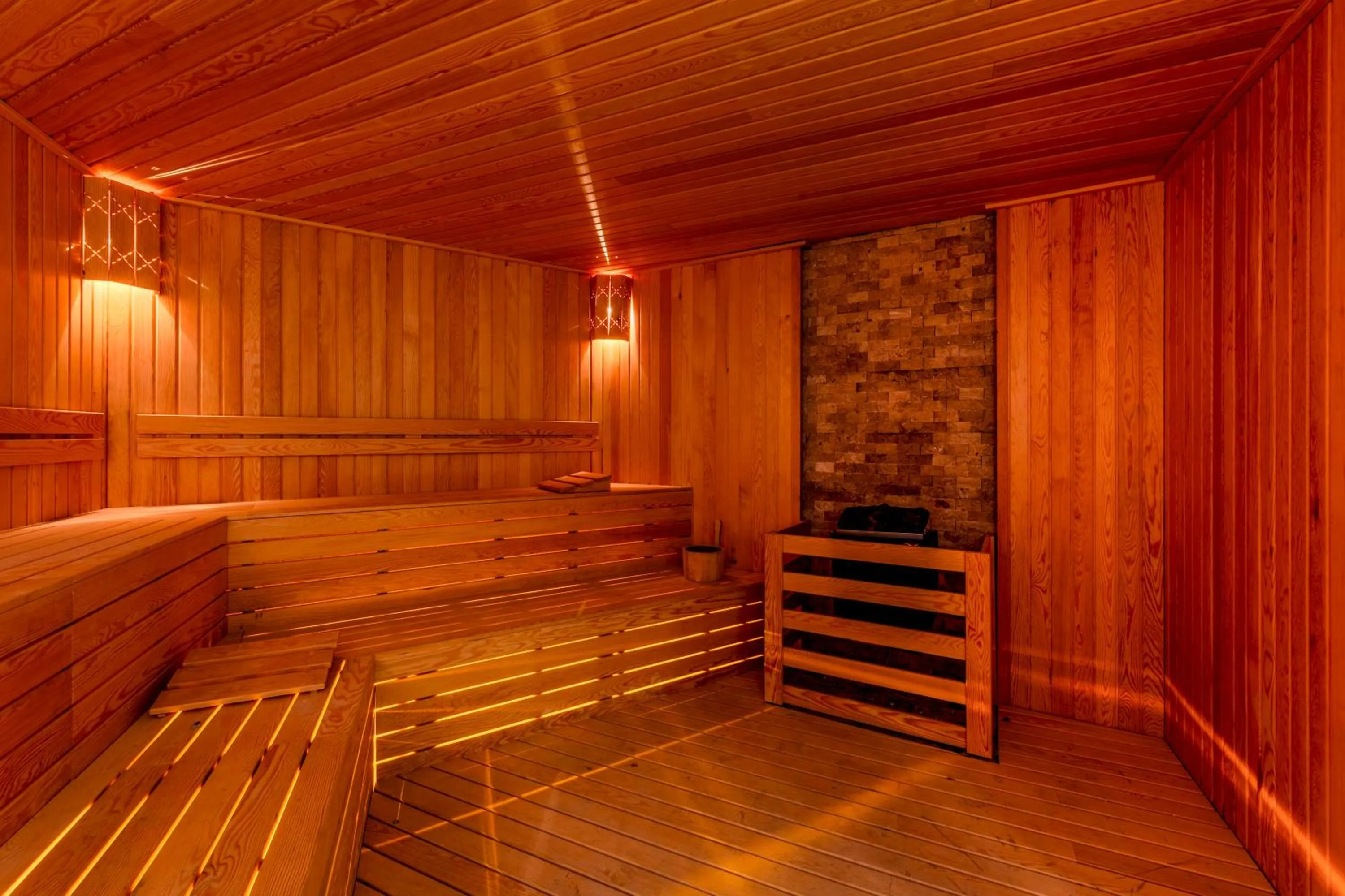 Sauna in Roys Hotel & Suites