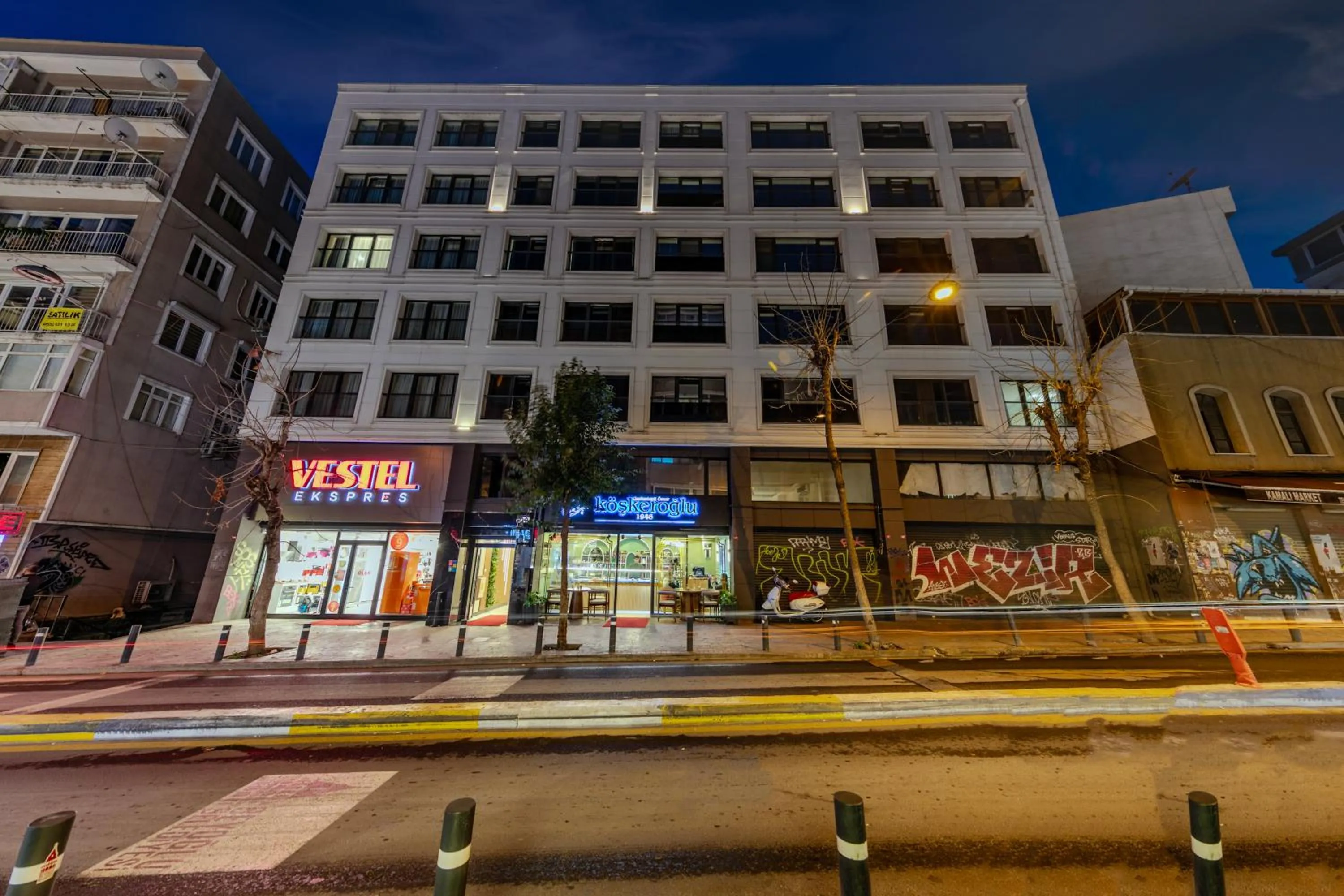 Property building in Roys Hotel & Suites