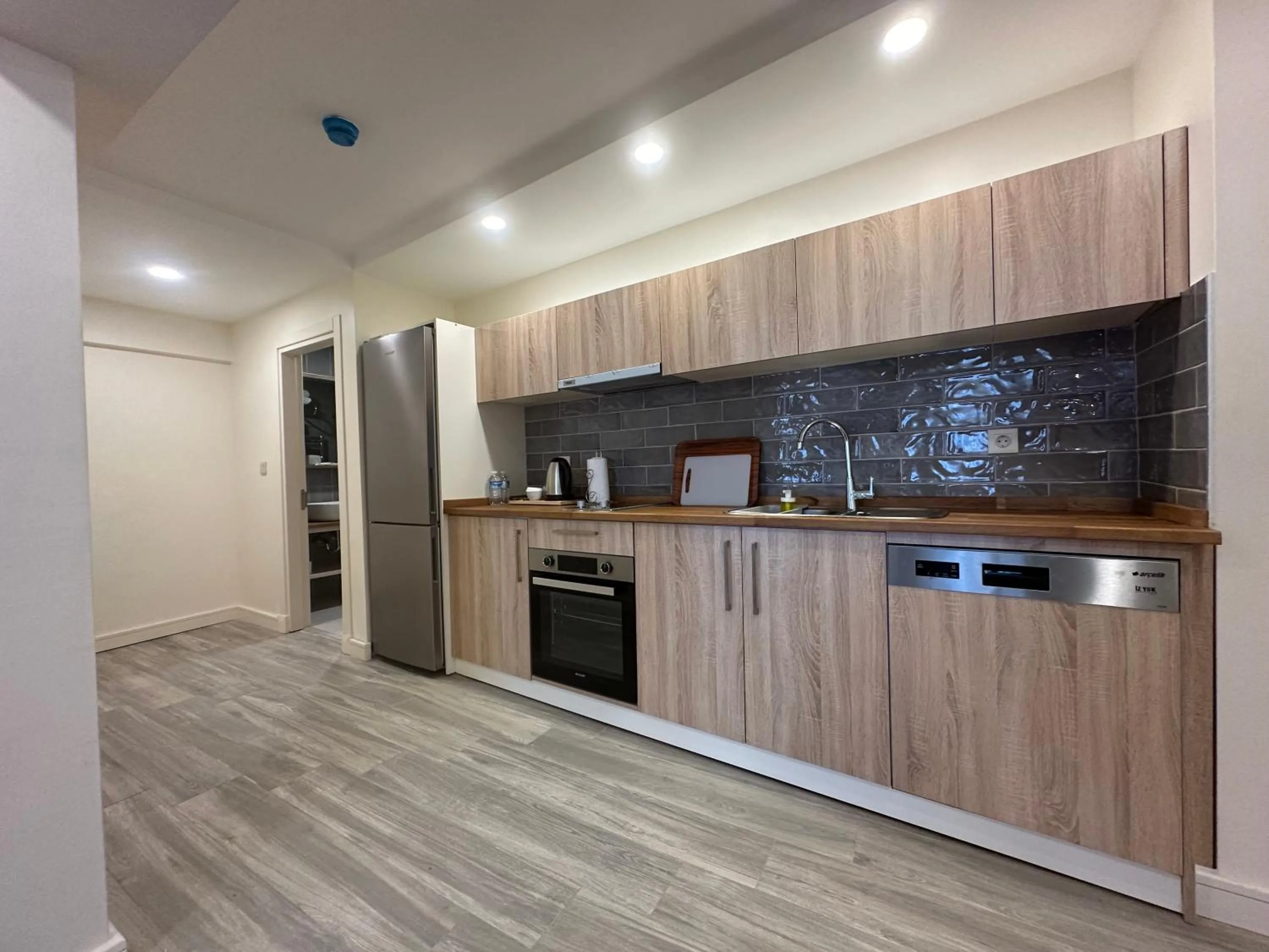 Coffee/tea facilities in Roys Hotel & Suites