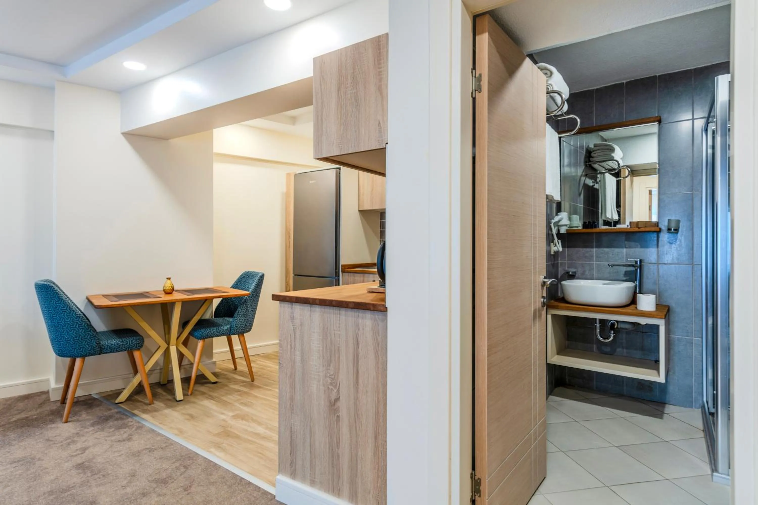 Dining area in Roys Hotel & Suites