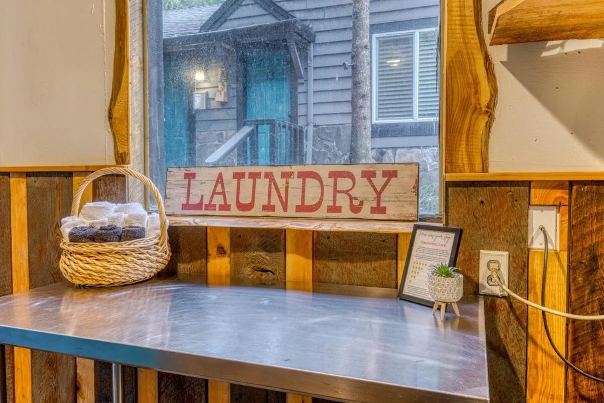 laundry in Mt Air Motel