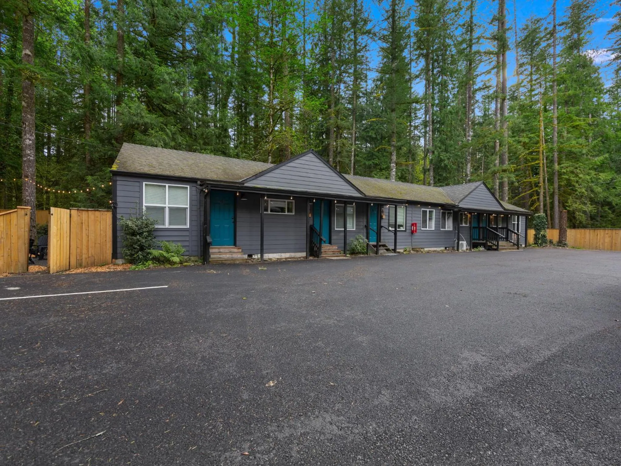 Property building in Mt Air Motel