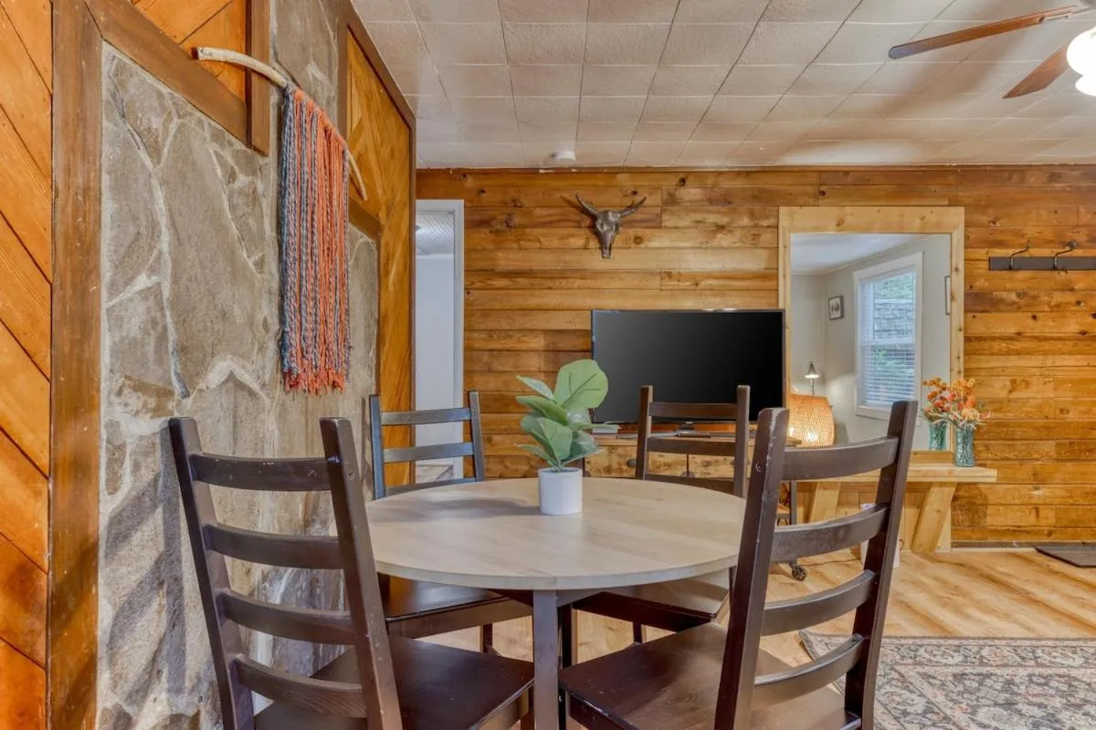 TV and multimedia in Mt Air Motel