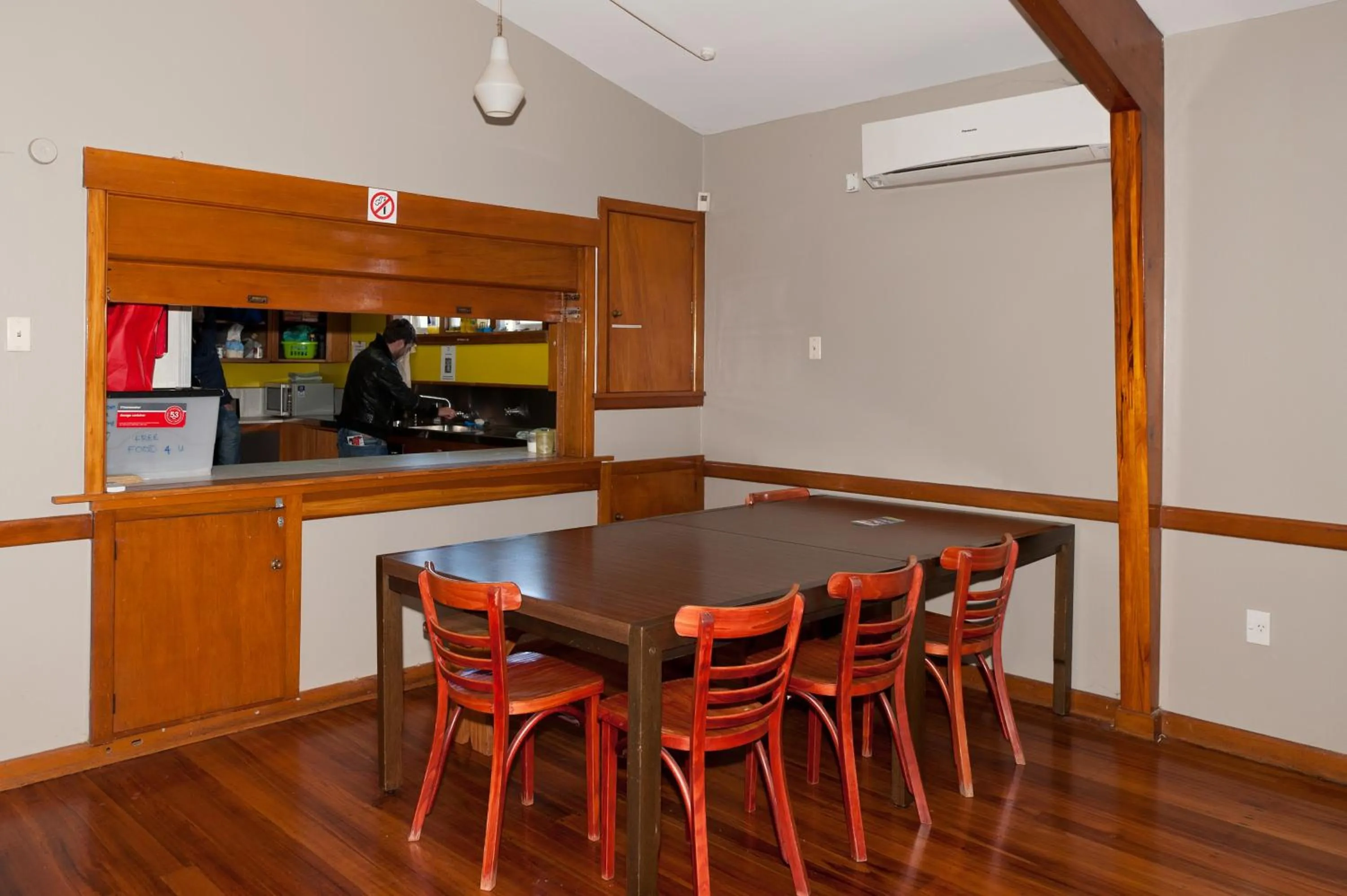 Communal lounge/ TV room in 85 on Bealey